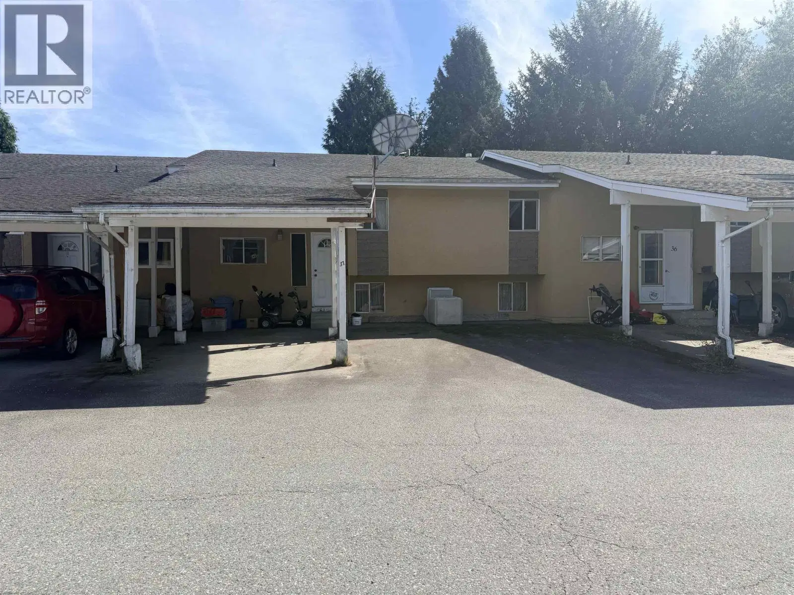 #37 – 863 LAHAKAS Boulevard