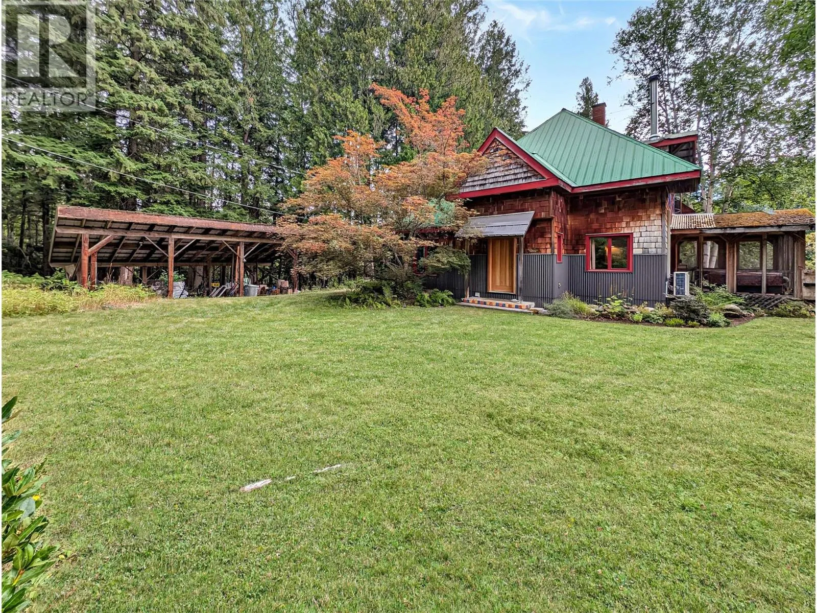 Photo 4 of 73 at 6518 Slocan River Road