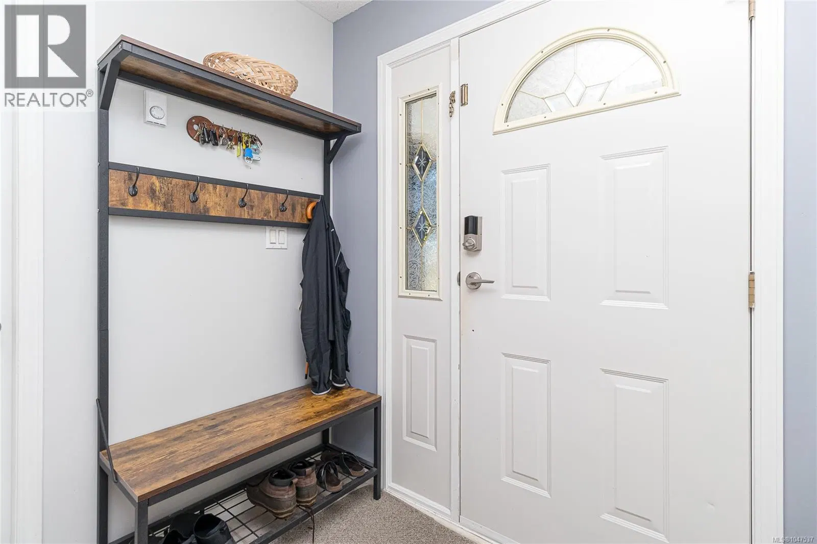 Photo 4 of 40 at 6736 Rhodonite Drive