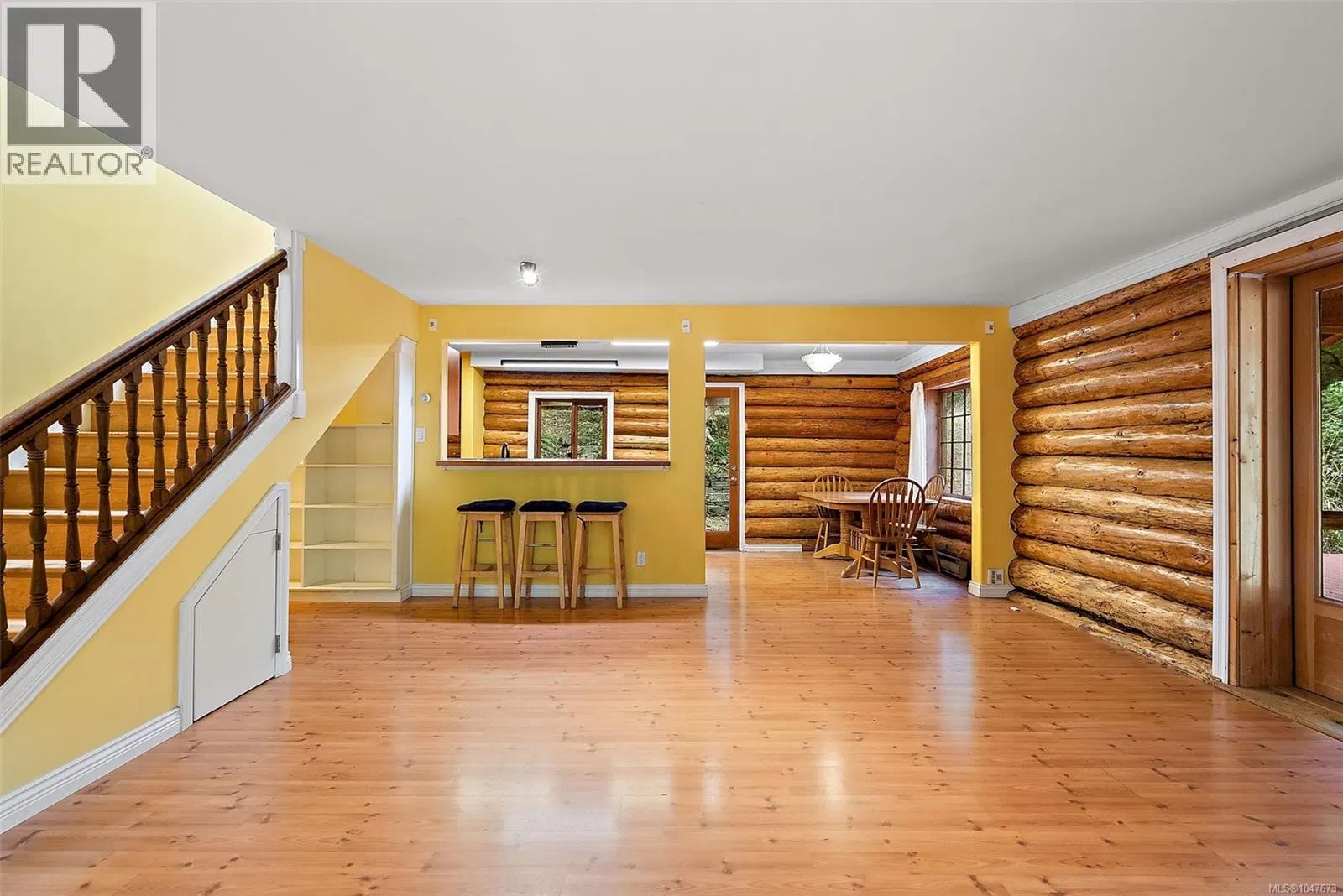 Photo 4 of 49 at 135 Fairway Drive