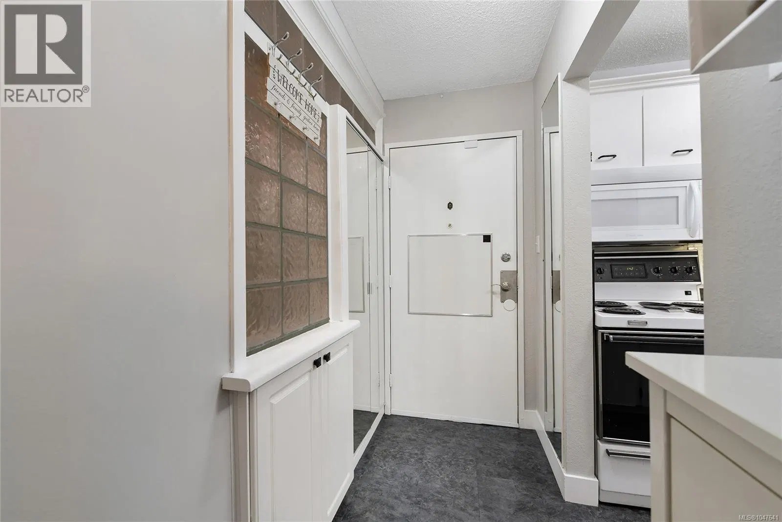 Photo 4 of 28 at #214 – 848 Esquimalt Road