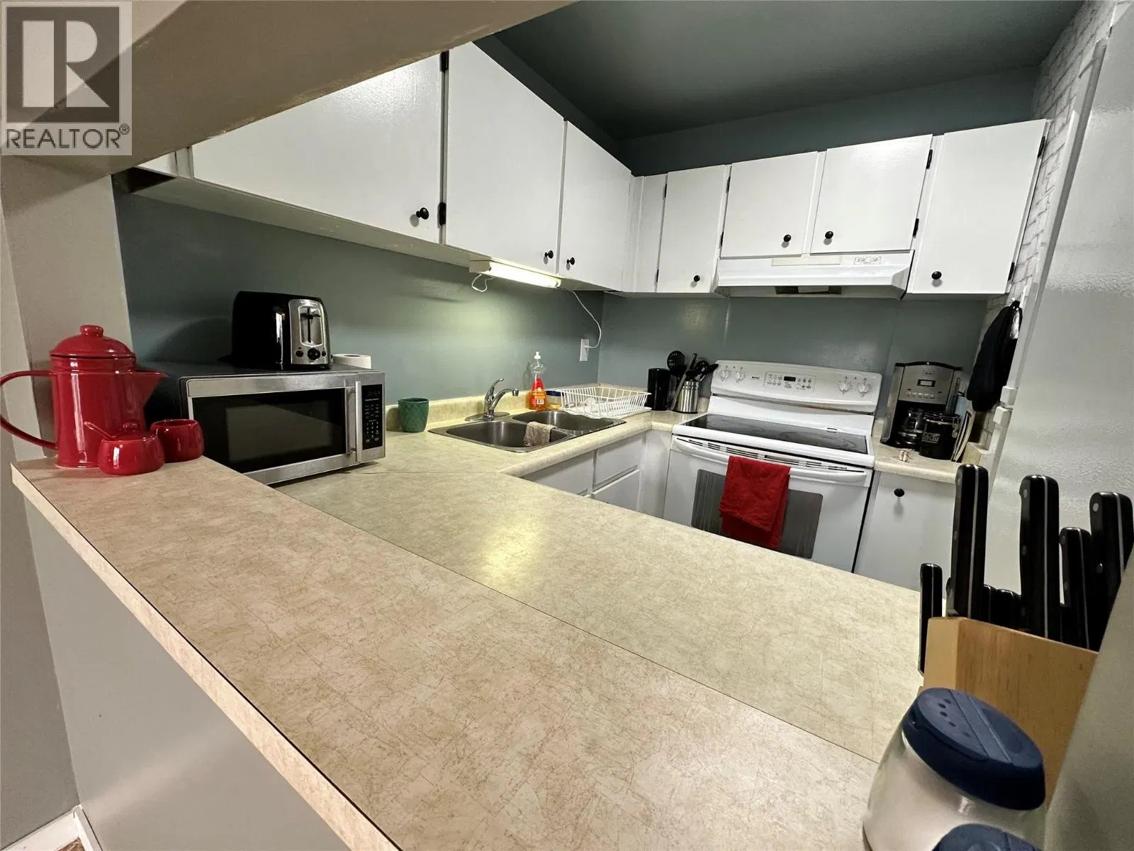 Photo 2 of 18 at #302 – 185 CHAMBERLAIN Crescent