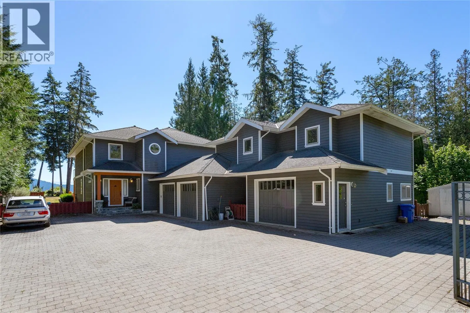 Photo 4 of 40 at 5469 Sooke Road