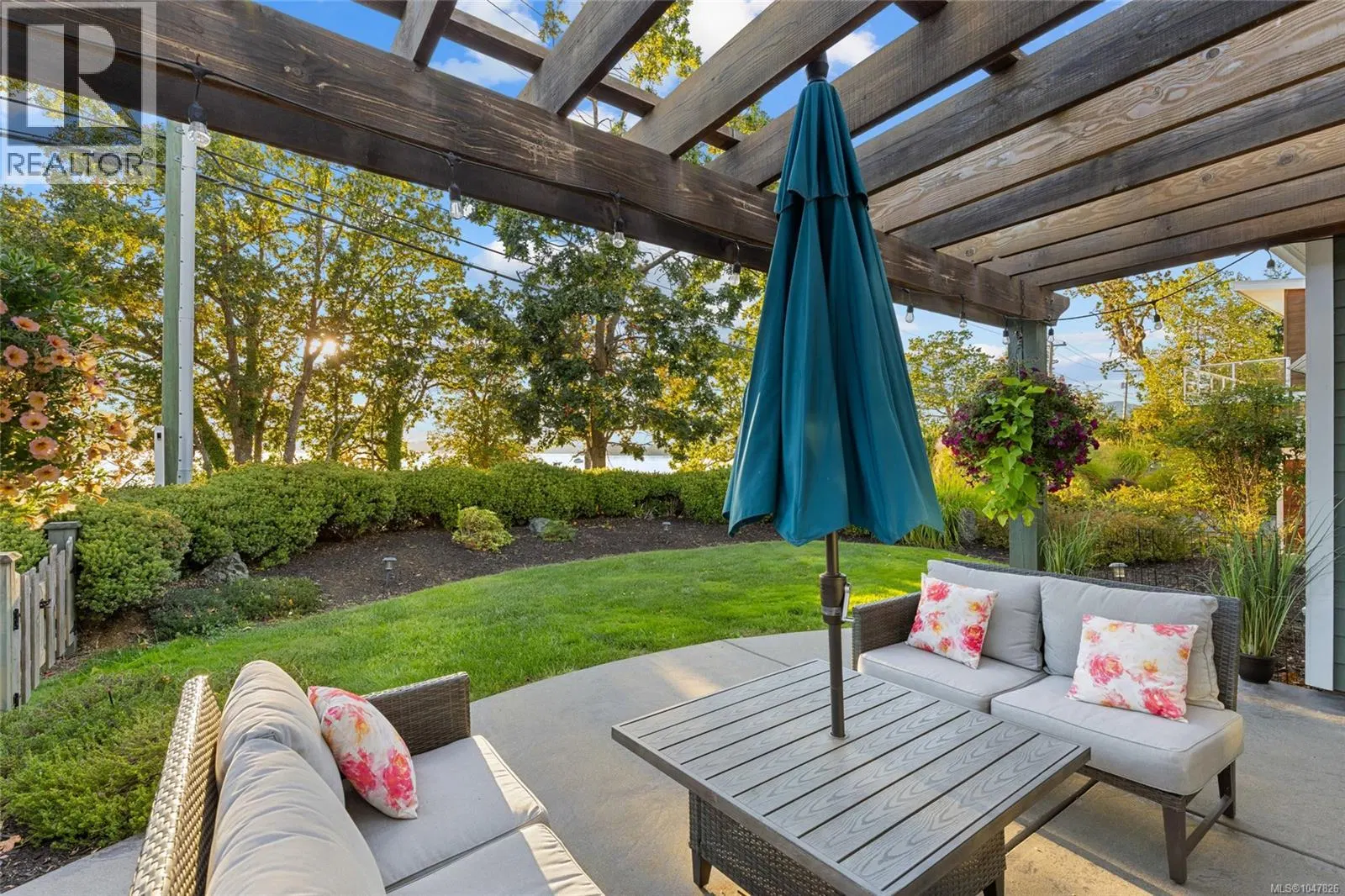 Photo 4 of 62 at 10117 West Saanich Road