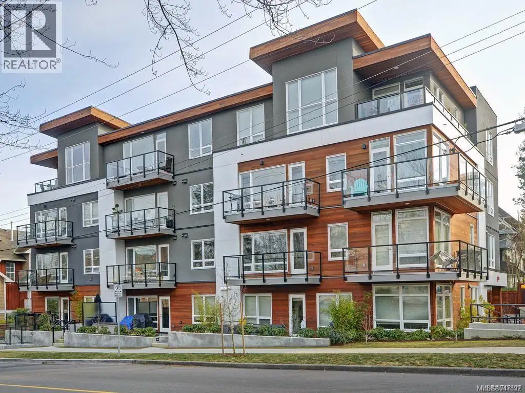 #403 – 300 Michigan Street