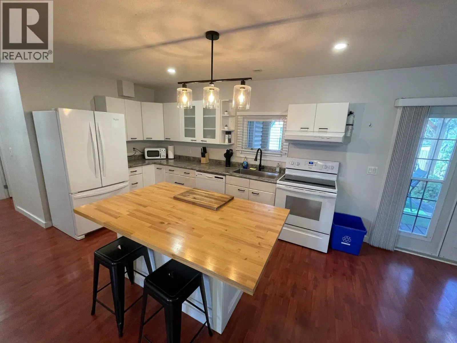 Photo 3 of 48 at 1605 Neimi Road