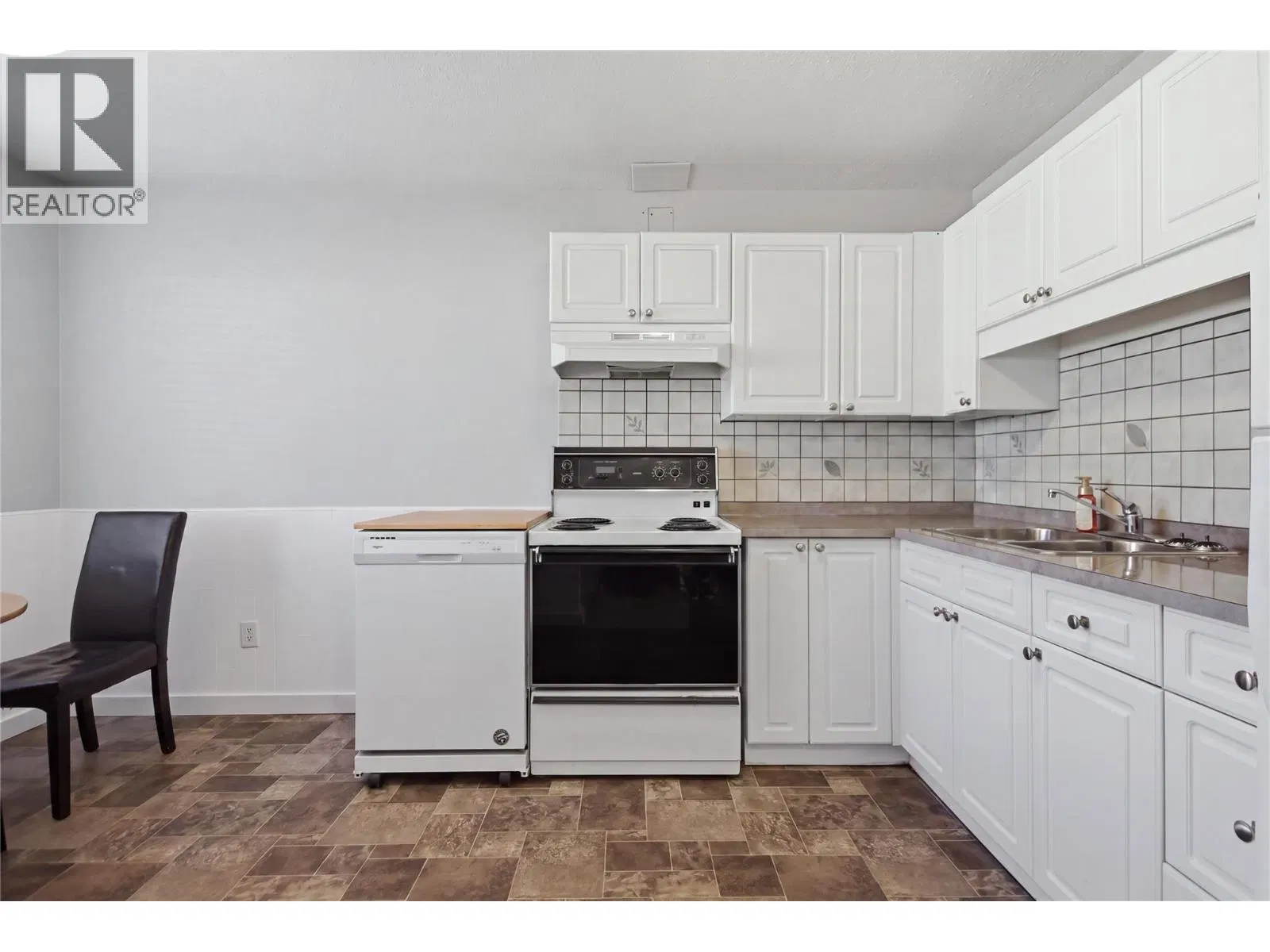 Photo 2 of 16 at #56 – 1697 GREENFIELD Avenue