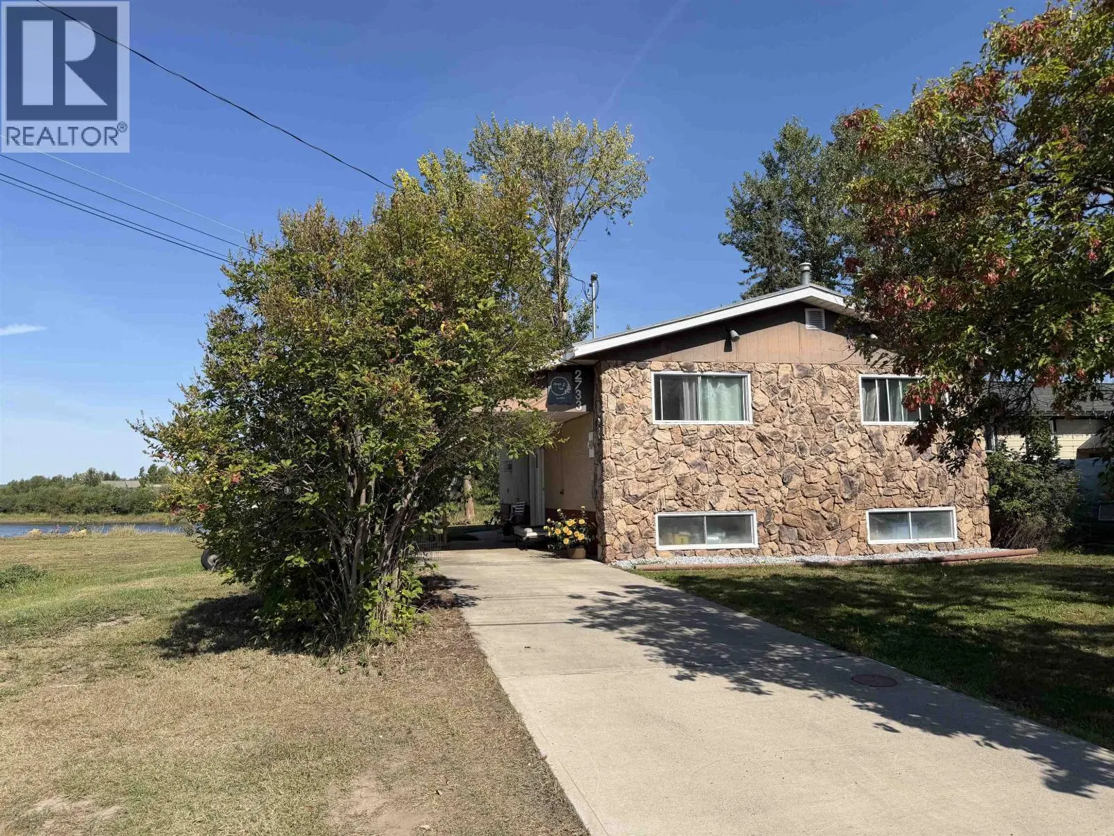 2733 RIVERVIEW Drive