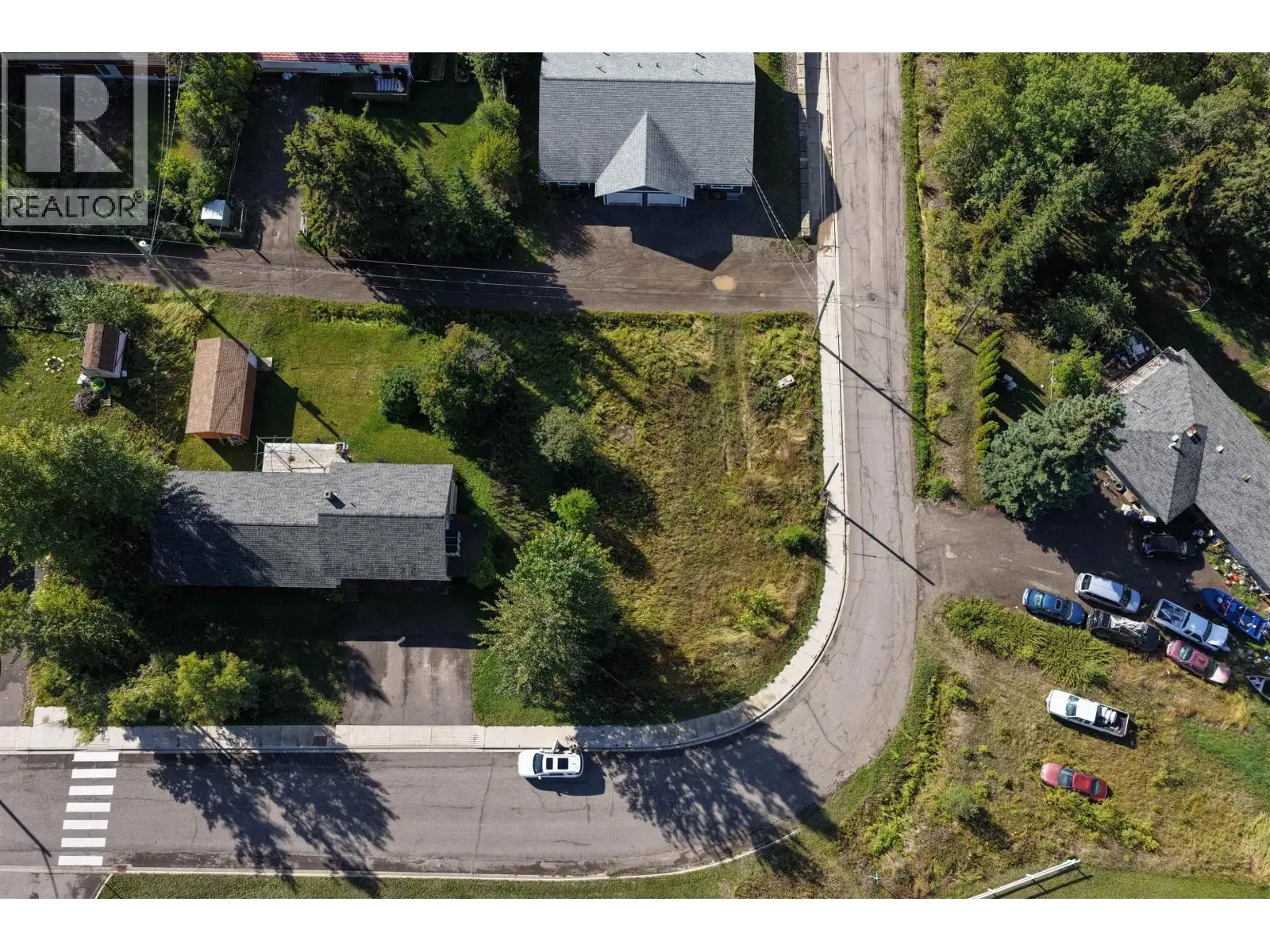 LOT – 19 9TH Avenue