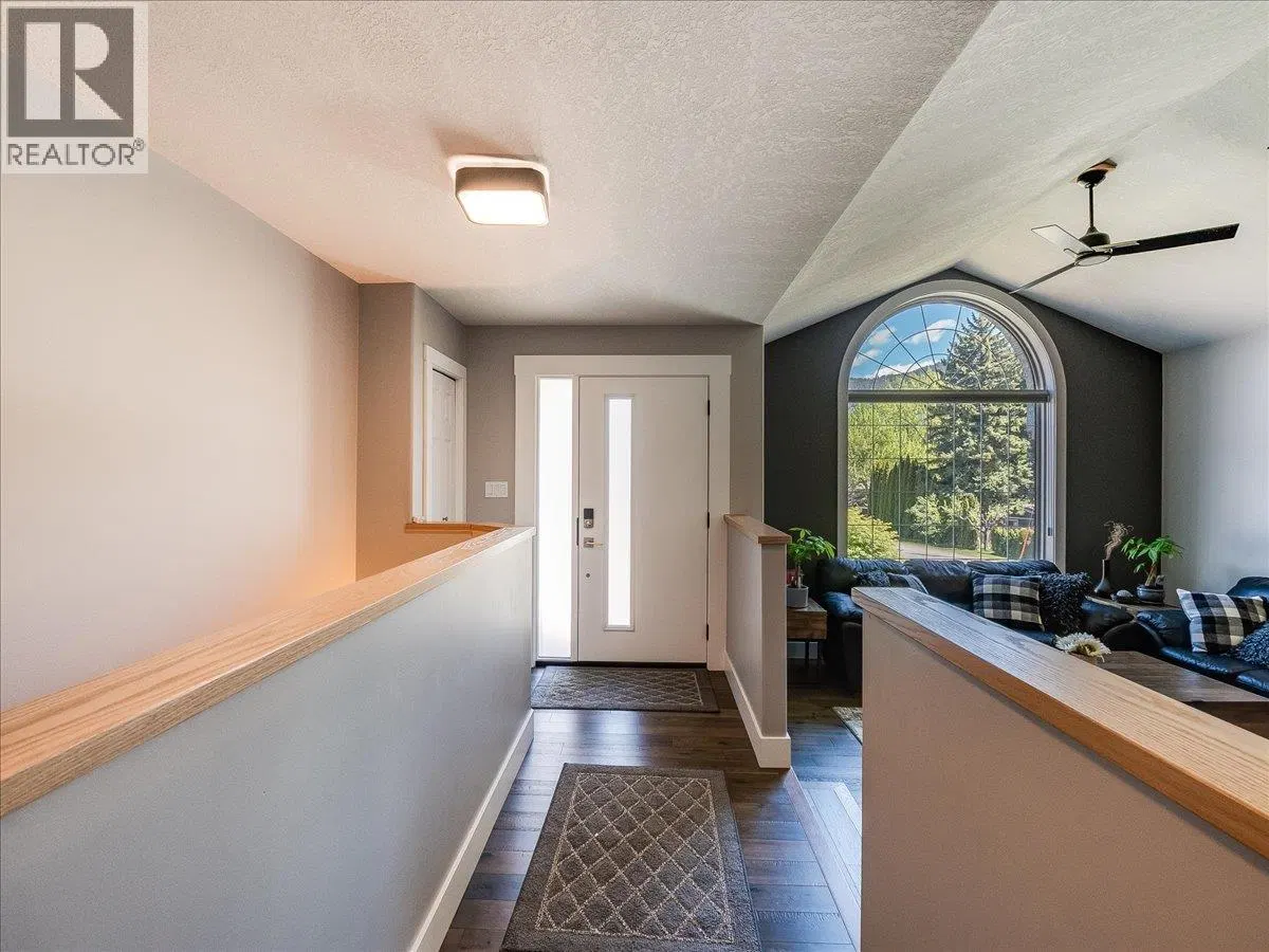 Photo 4 of 70 at 900 7TH Street