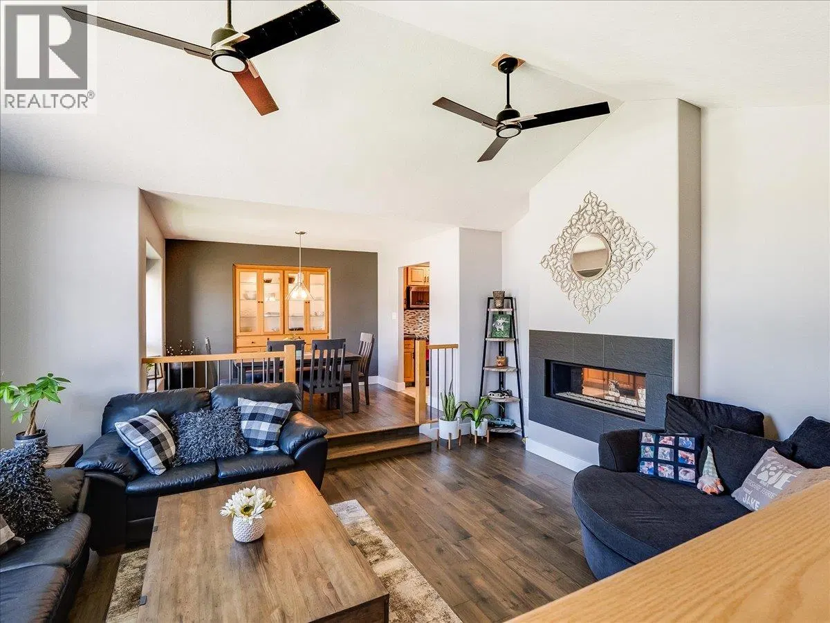 Photo 5 of 70 at 900 7TH Street