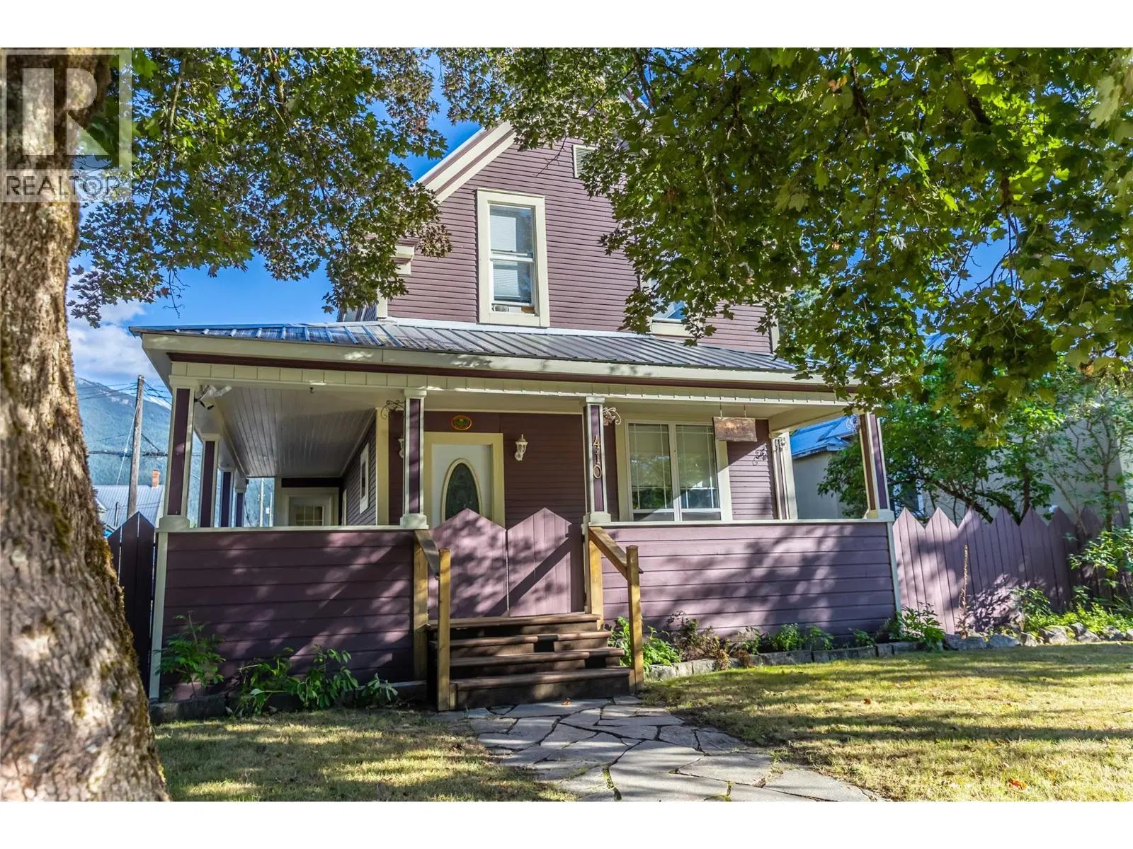 Photo 3 of 50 at 408 & 410 Mackenzie Avenue