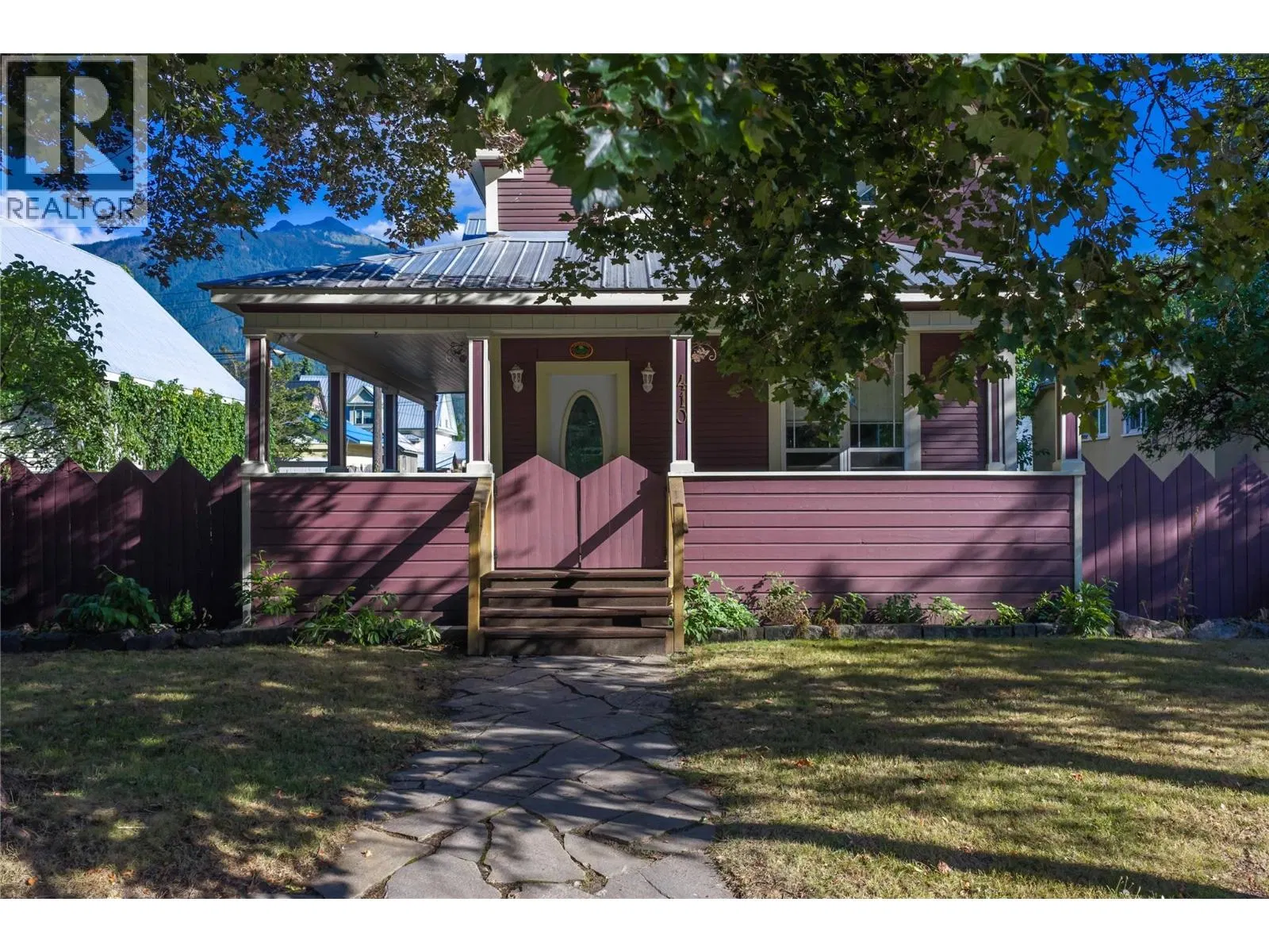 Photo 4 of 50 at 408 & 410 Mackenzie Avenue
