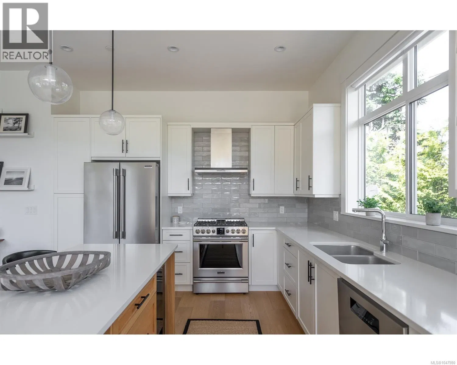 Photo 4 of 53 at #11 – 846 ACKERMAN Road