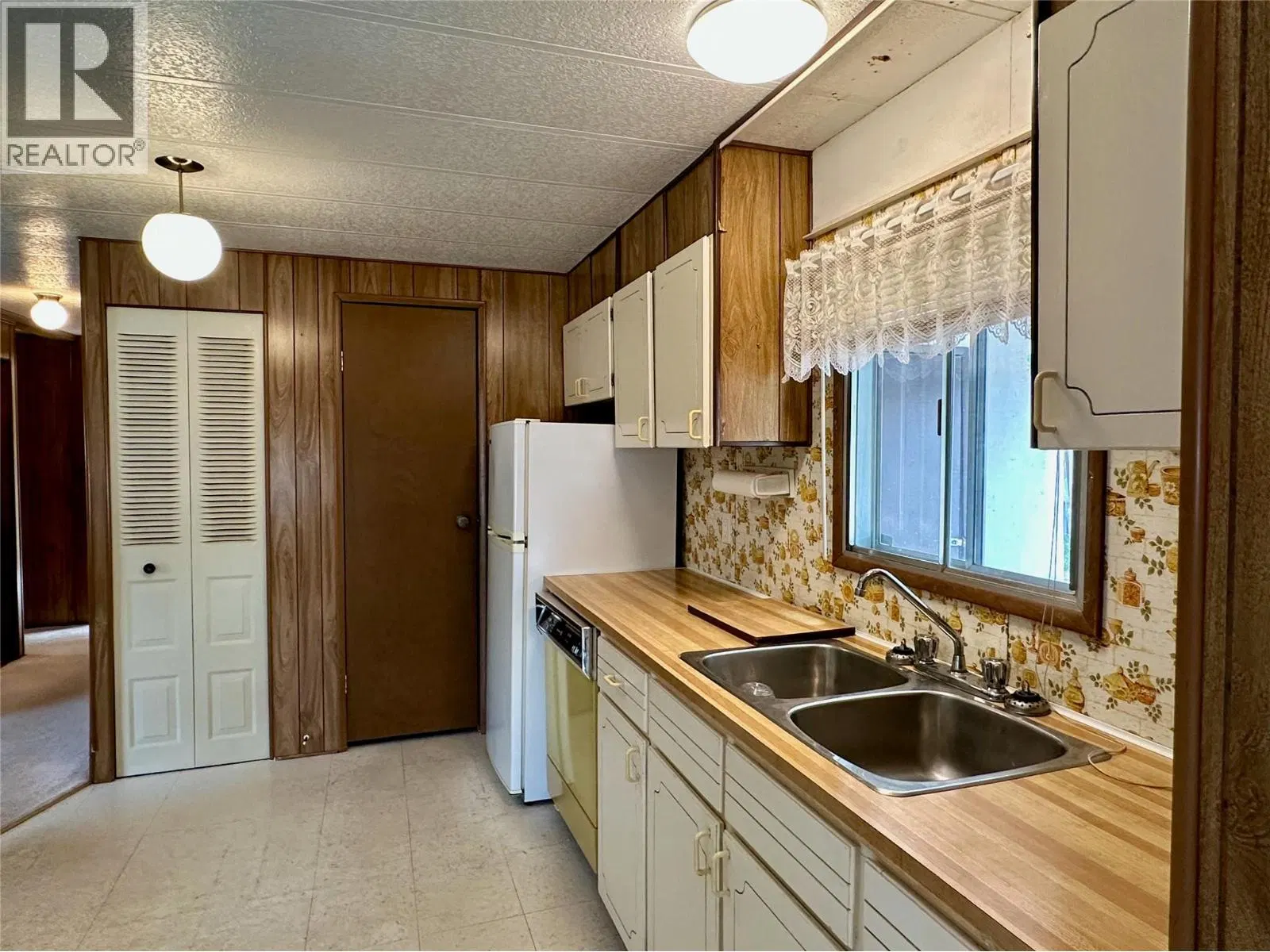Photo 5 of 34 at #308 – 15401 Kalamalka Road