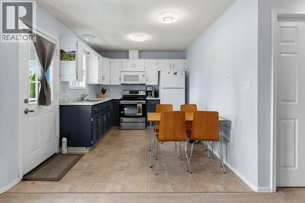 #205 – 106 MCDERMID Drive