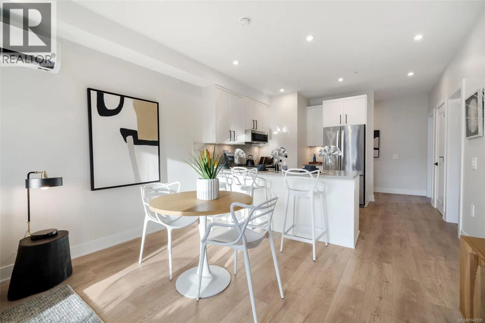 Photo 3 of 21 at #602 – 1371 Goldstream Avenue
