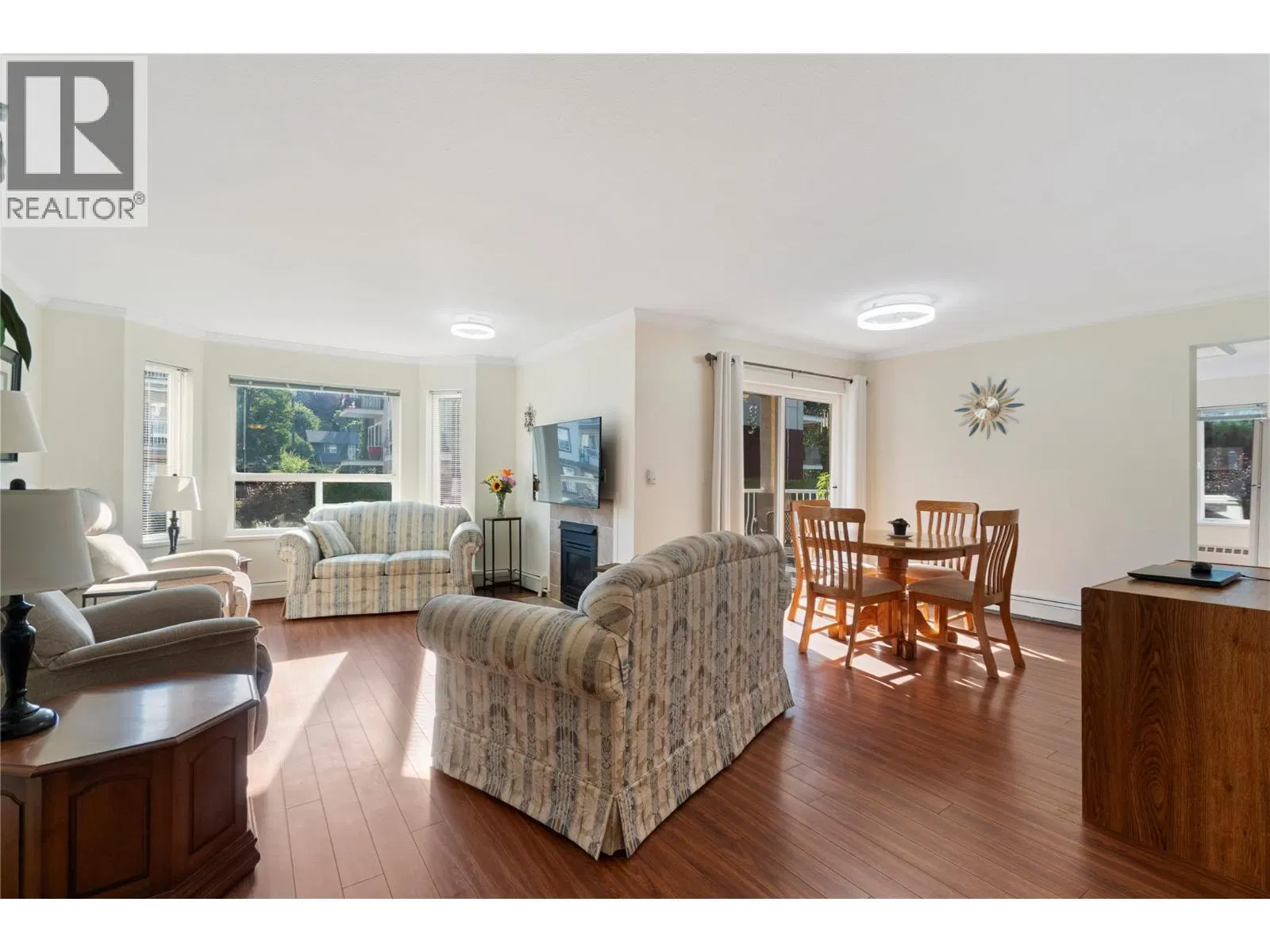 Photo 4 of 28 at #107 – 250 5 Street
