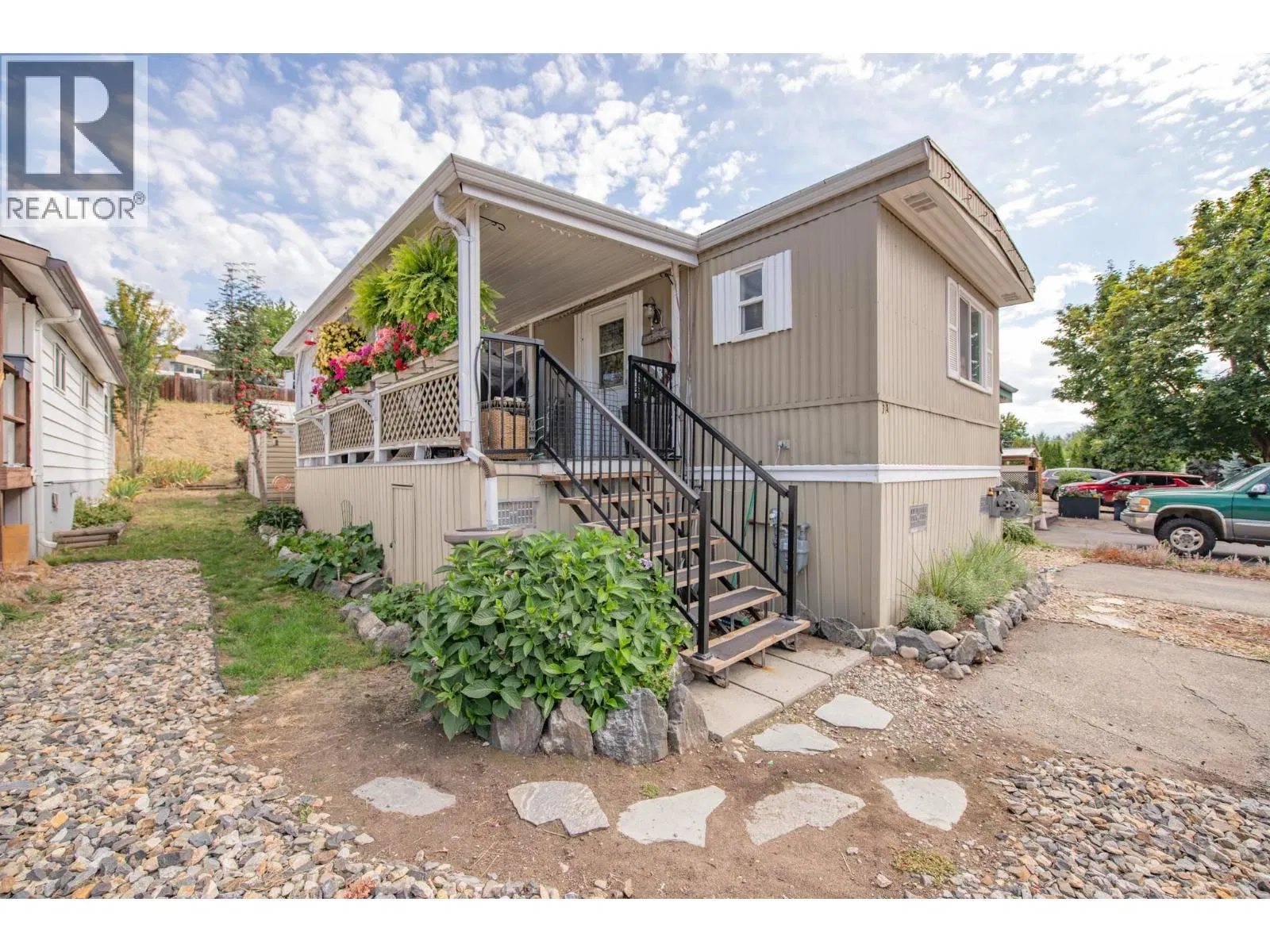 Photo 3 of 38 at #3A – 15401 Kalamalka Lake Road