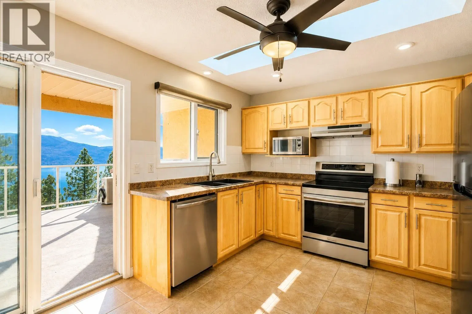 Photo 4 of 22 at #204 – 4450 Ponderosa Drive