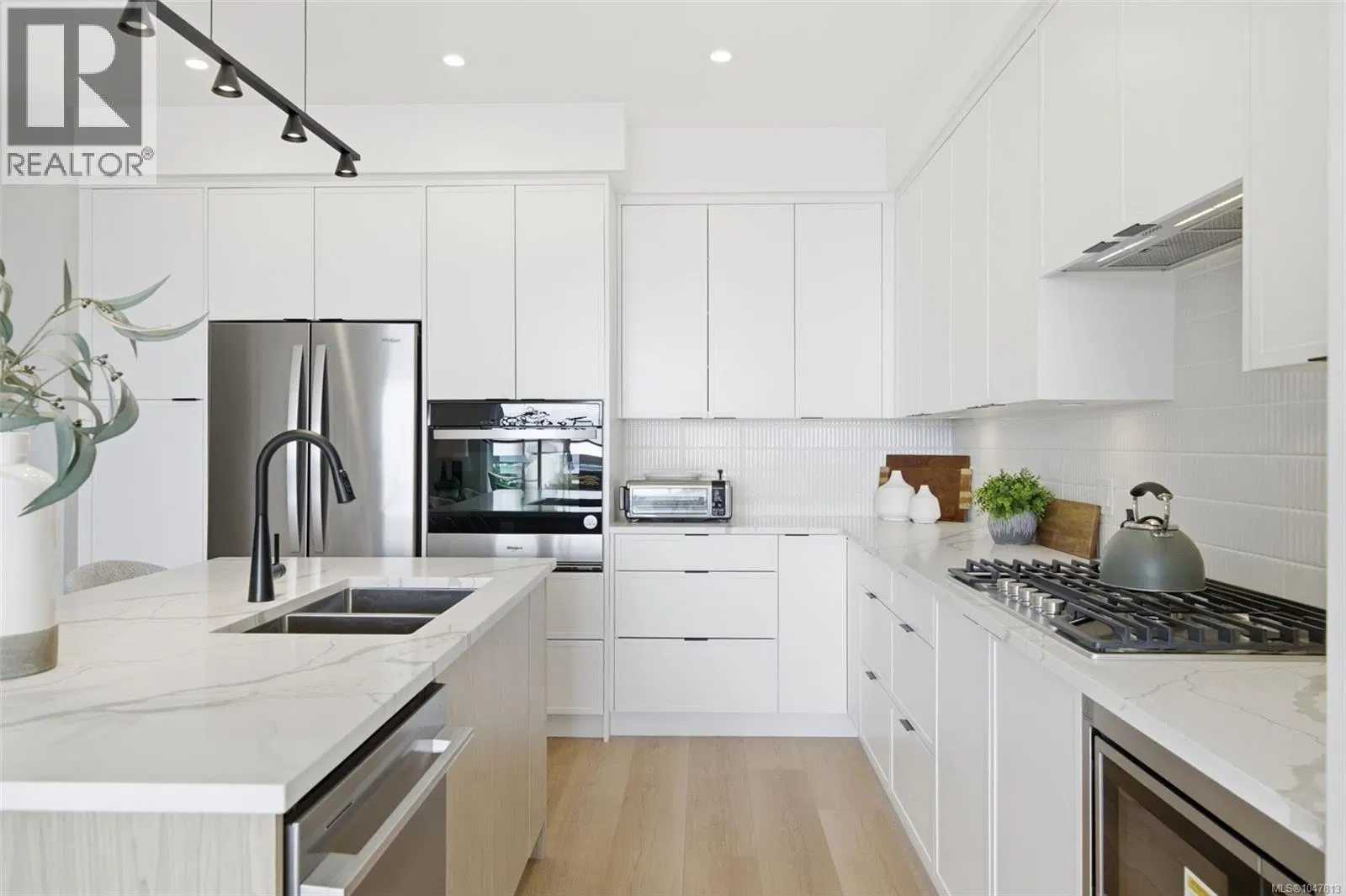 Photo 2 of 21 at #401 – 1810 Selenite Place