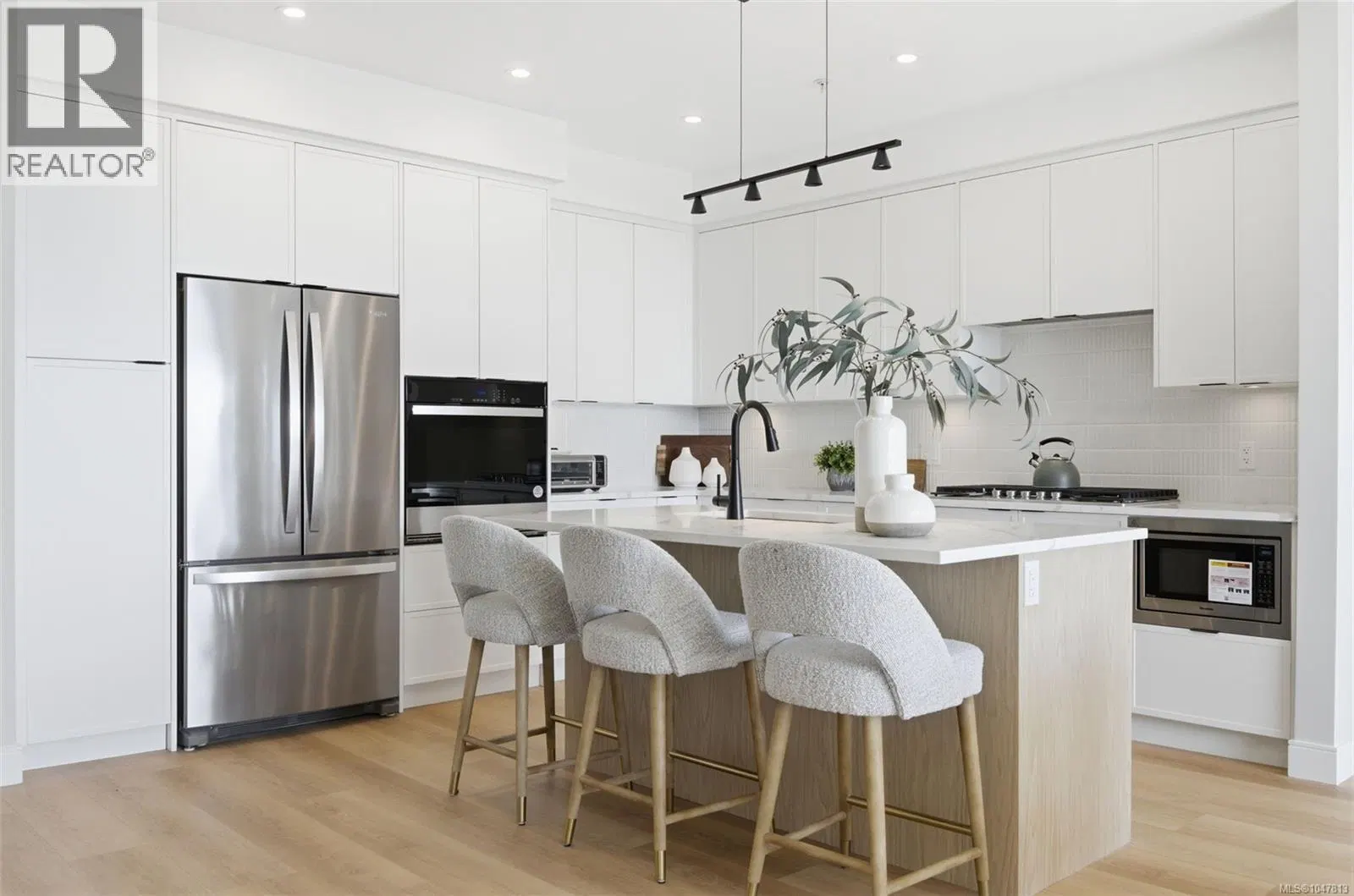 Photo 4 of 21 at #401 – 1810 Selenite Place