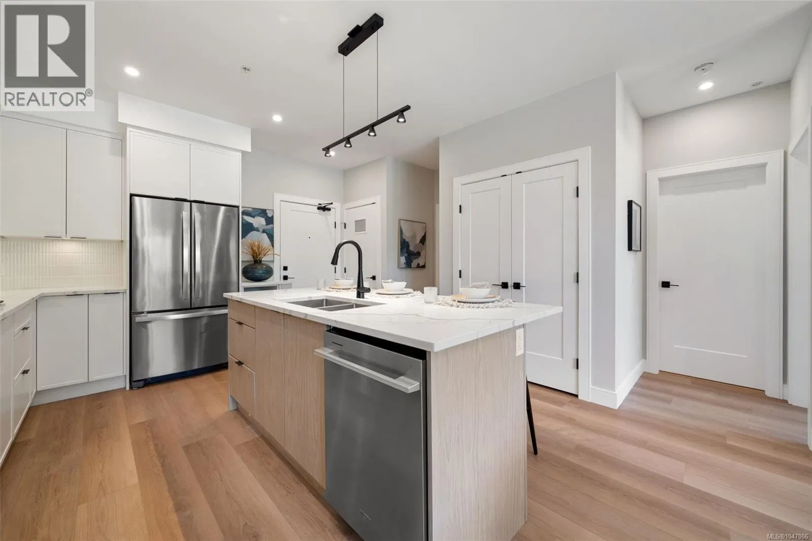 Photo 5 of 16 at #210 – 1810 Selenite Place