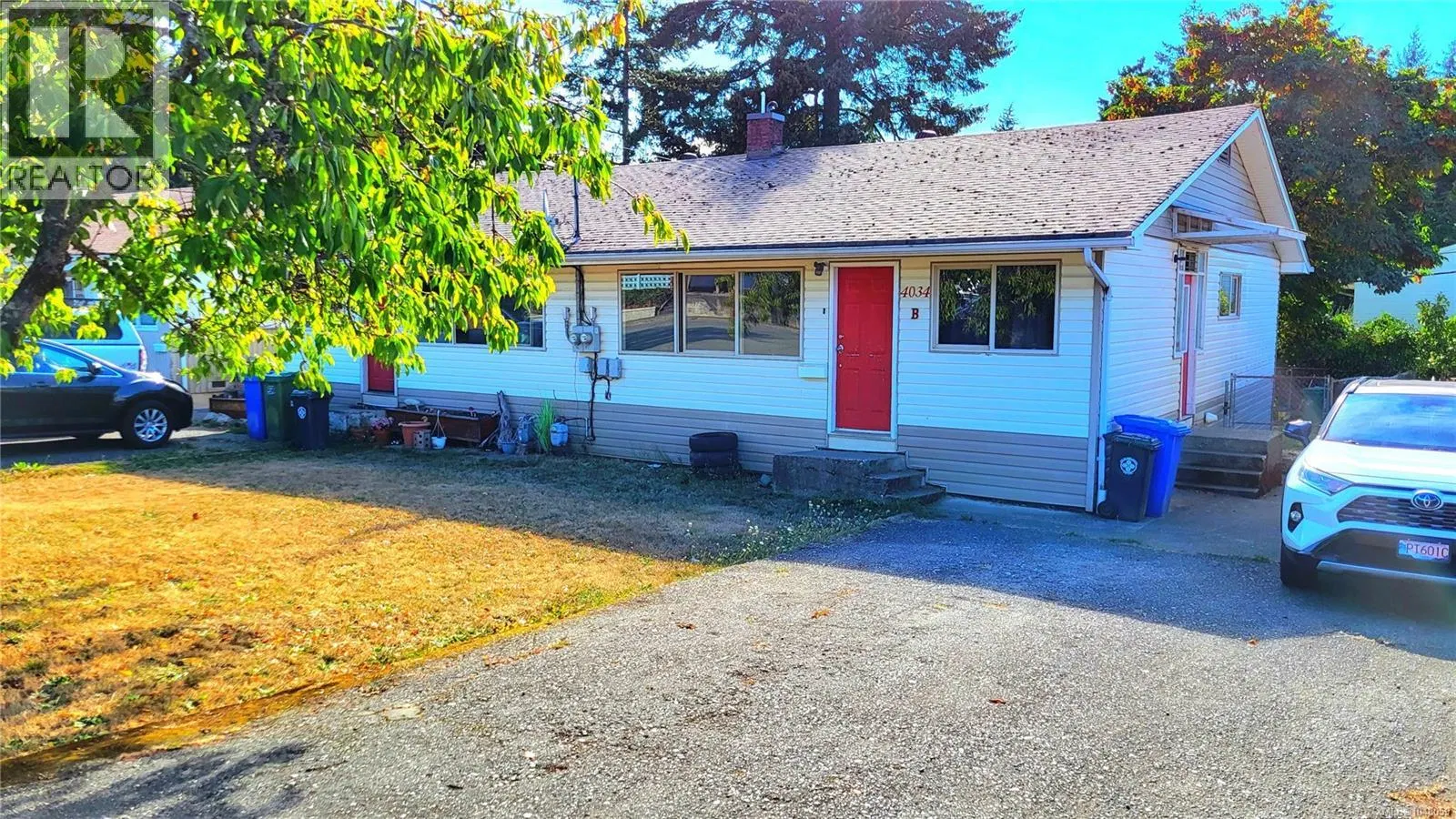 Photo 3 of 5 at 4034 6th Avenue