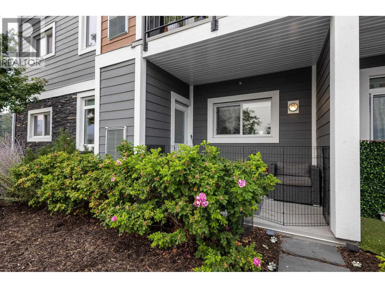 Photo 3 of 41 at #101 – 2250 Majoros Road