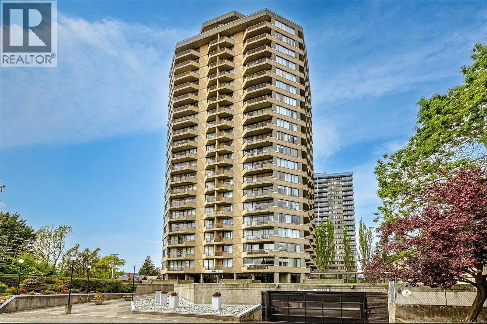 Photo 1 of 38 at #1003 – 620 Toronto Street