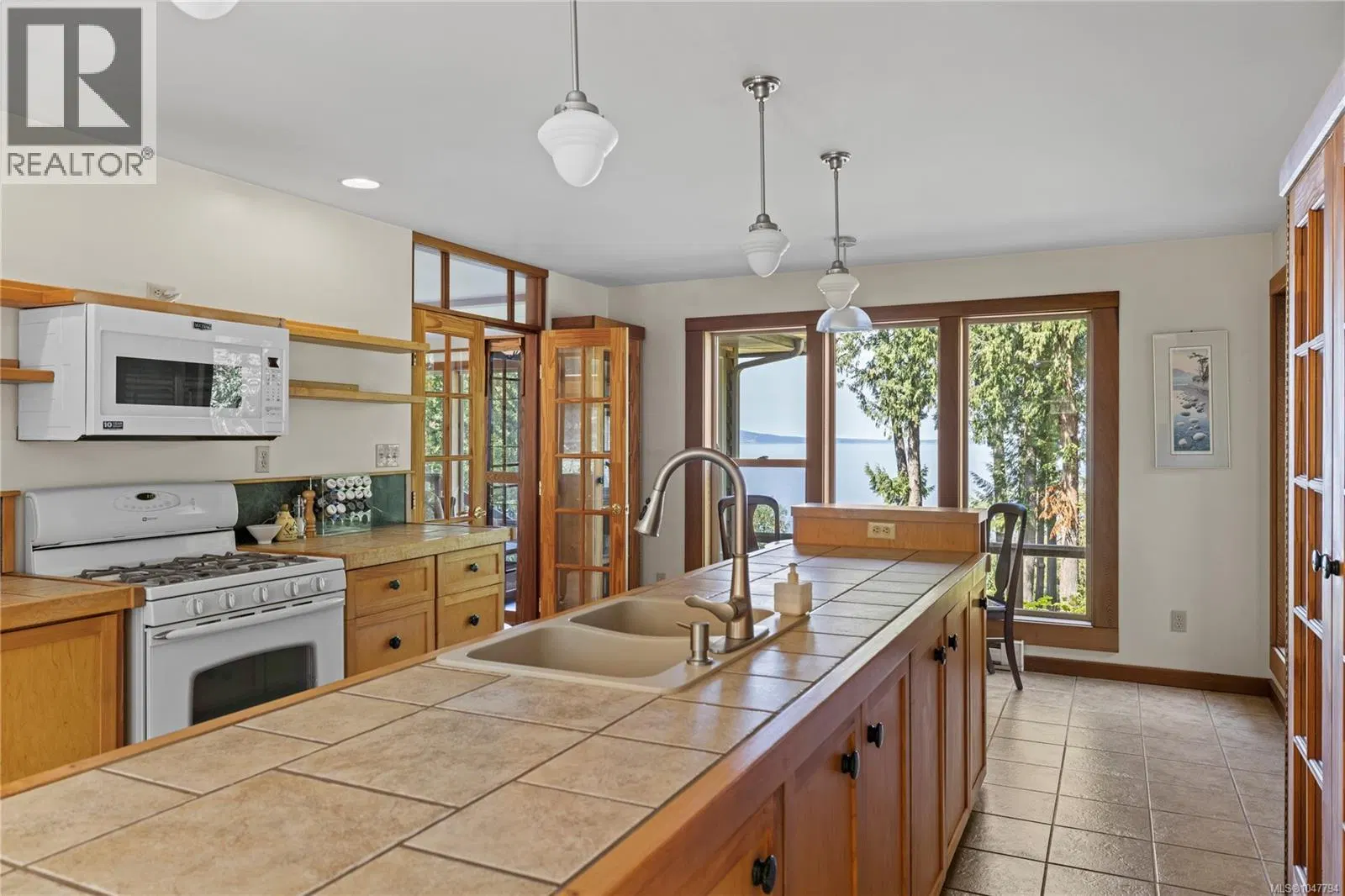 Photo 4 of 98 at 2185 Widgeon Road