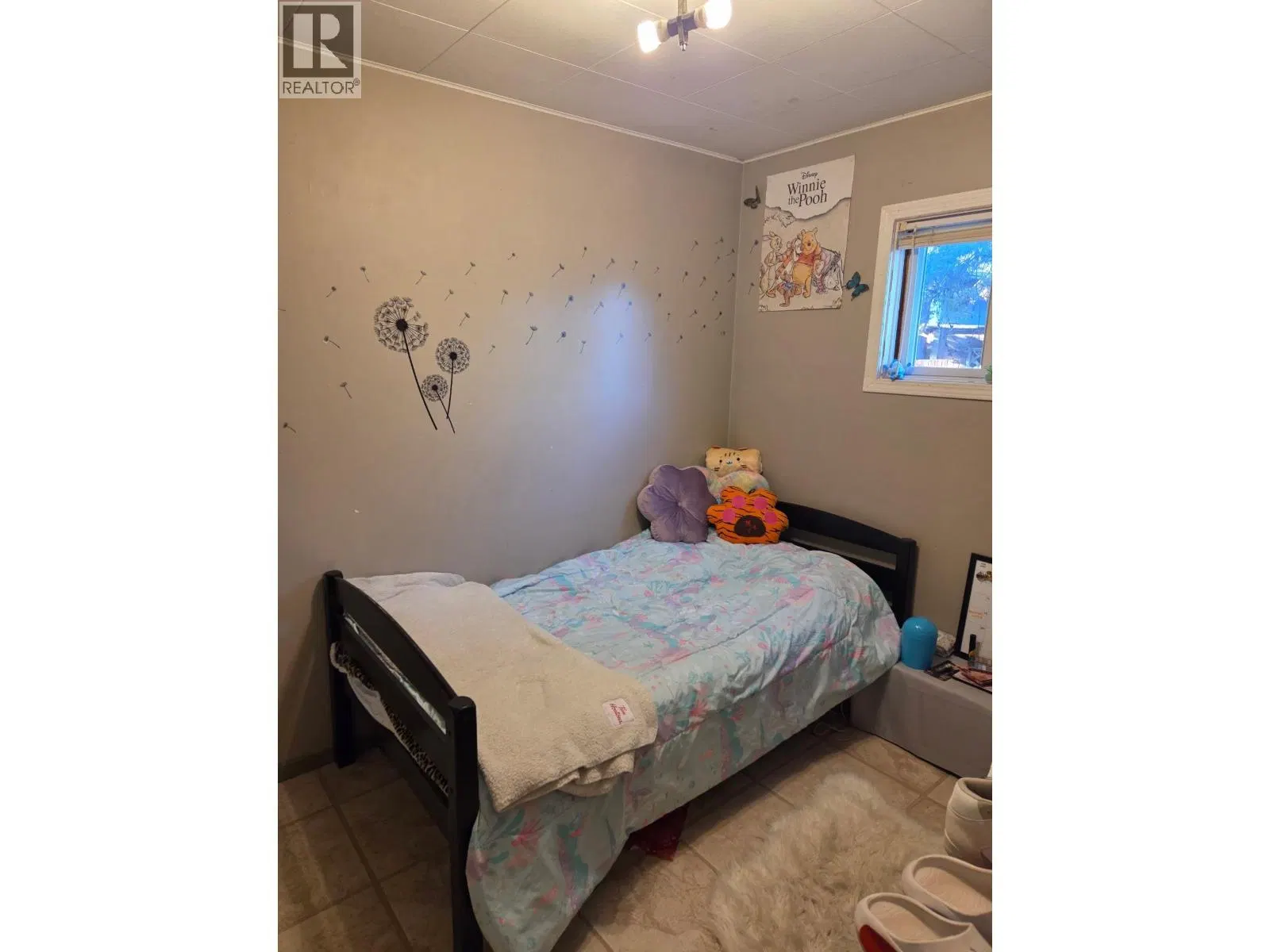 Photo 3 of 17 at 772 JOHNSON Street