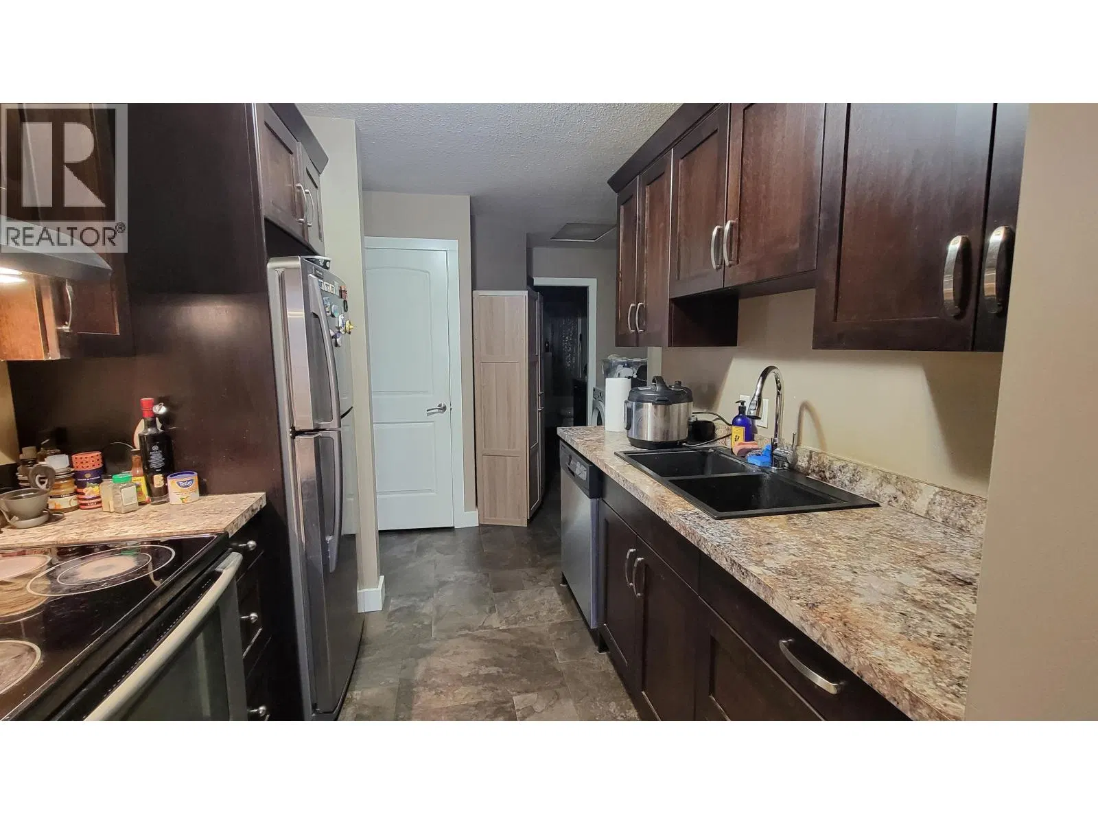 Photo 4 of 15 at #2 – 10223 98 Avenue