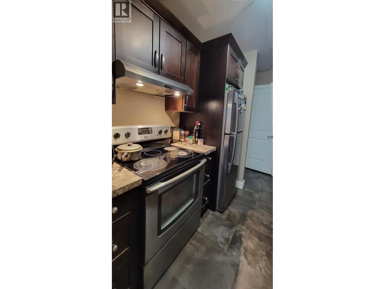 Photo 5 of 15 at #2 – 10223 98 Avenue