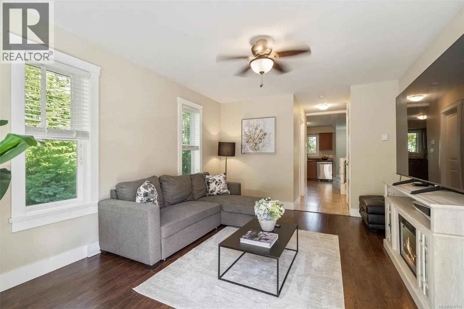 Photo 4 of 29 at #209 – 954 Walfred Road