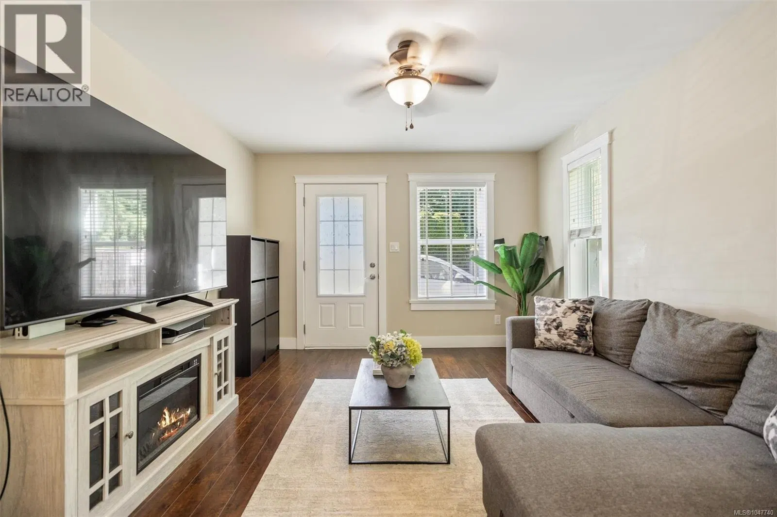 Photo 5 of 29 at #209 – 954 Walfred Road