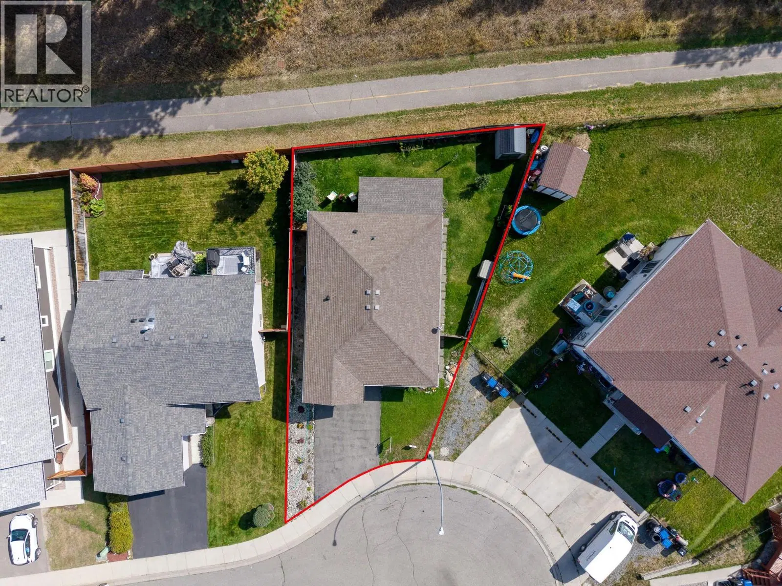 Photo 4 of 48 at 1900 Kelowna Crescent