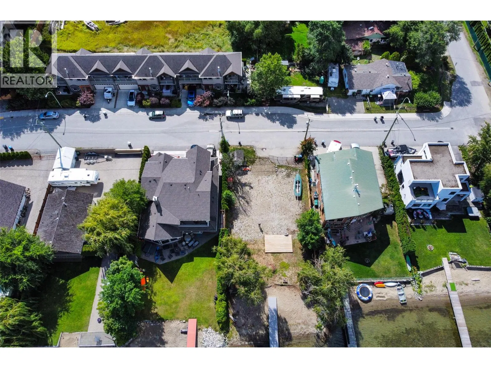 Photo 4 of 17 at 3242 Clement Road