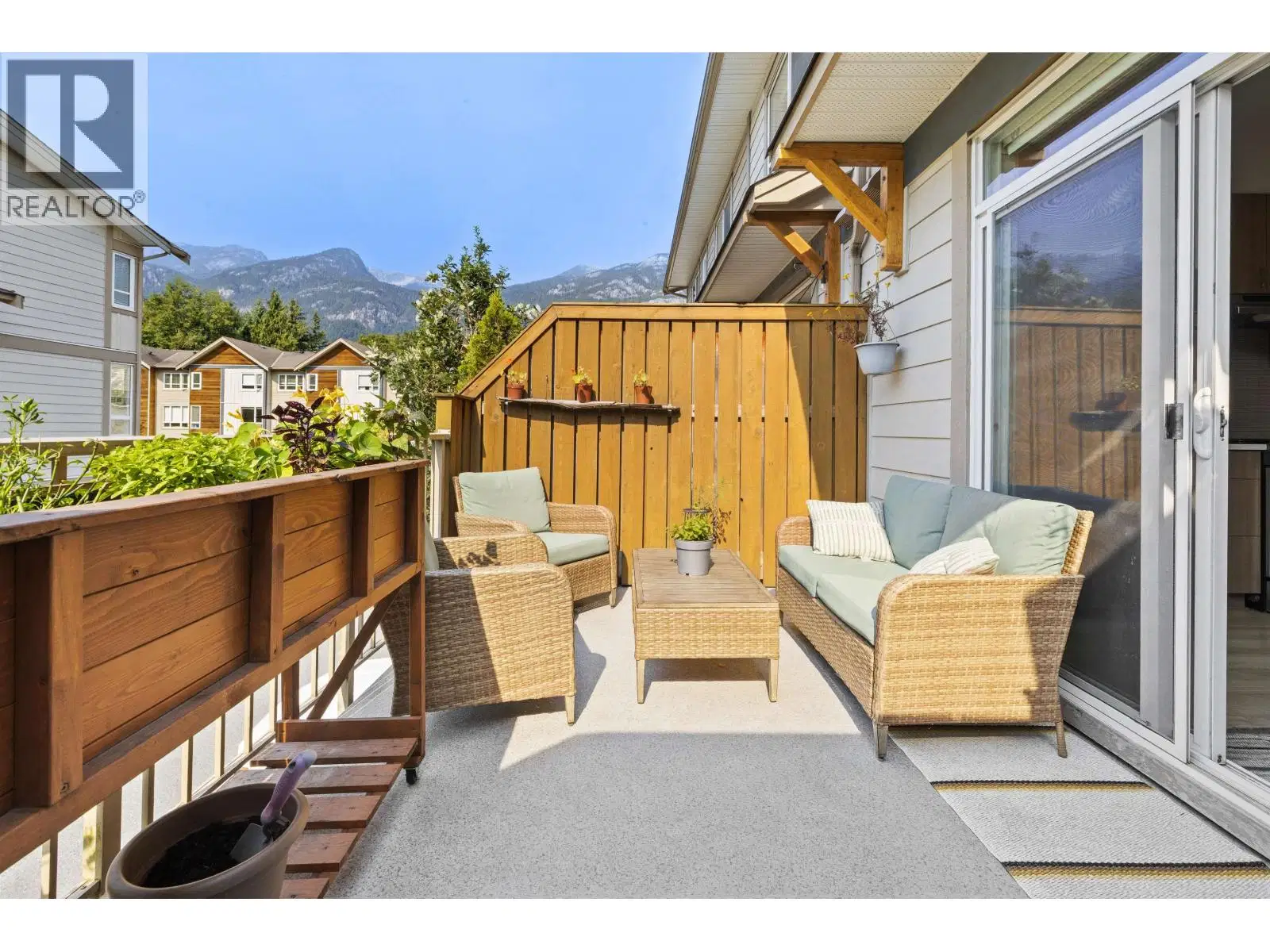 #4 – 1188 WILSON Crescent