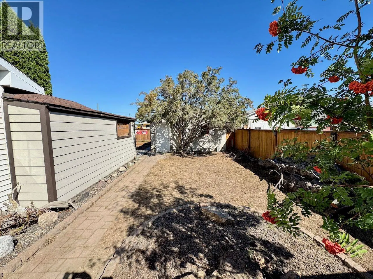Photo 3 of 28 at 223 Larch Avenue
