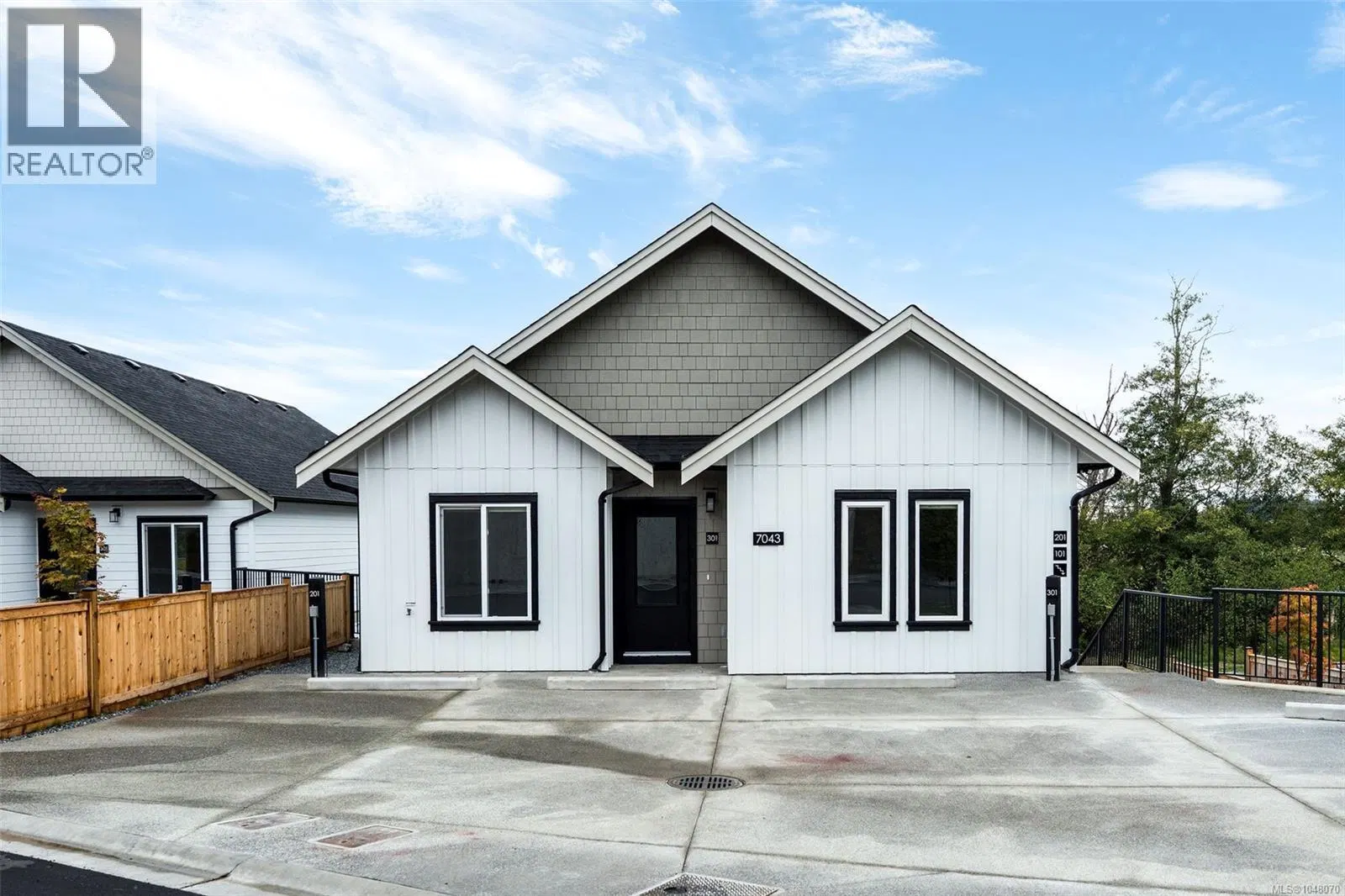 Photo 2 of 30 at #201 – 7043 Central Saanich Road