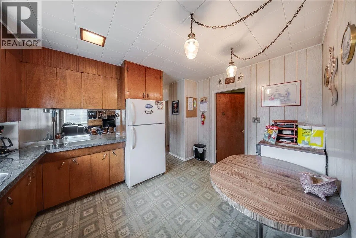 Photo 4 of 38 at 1924 Davis Street