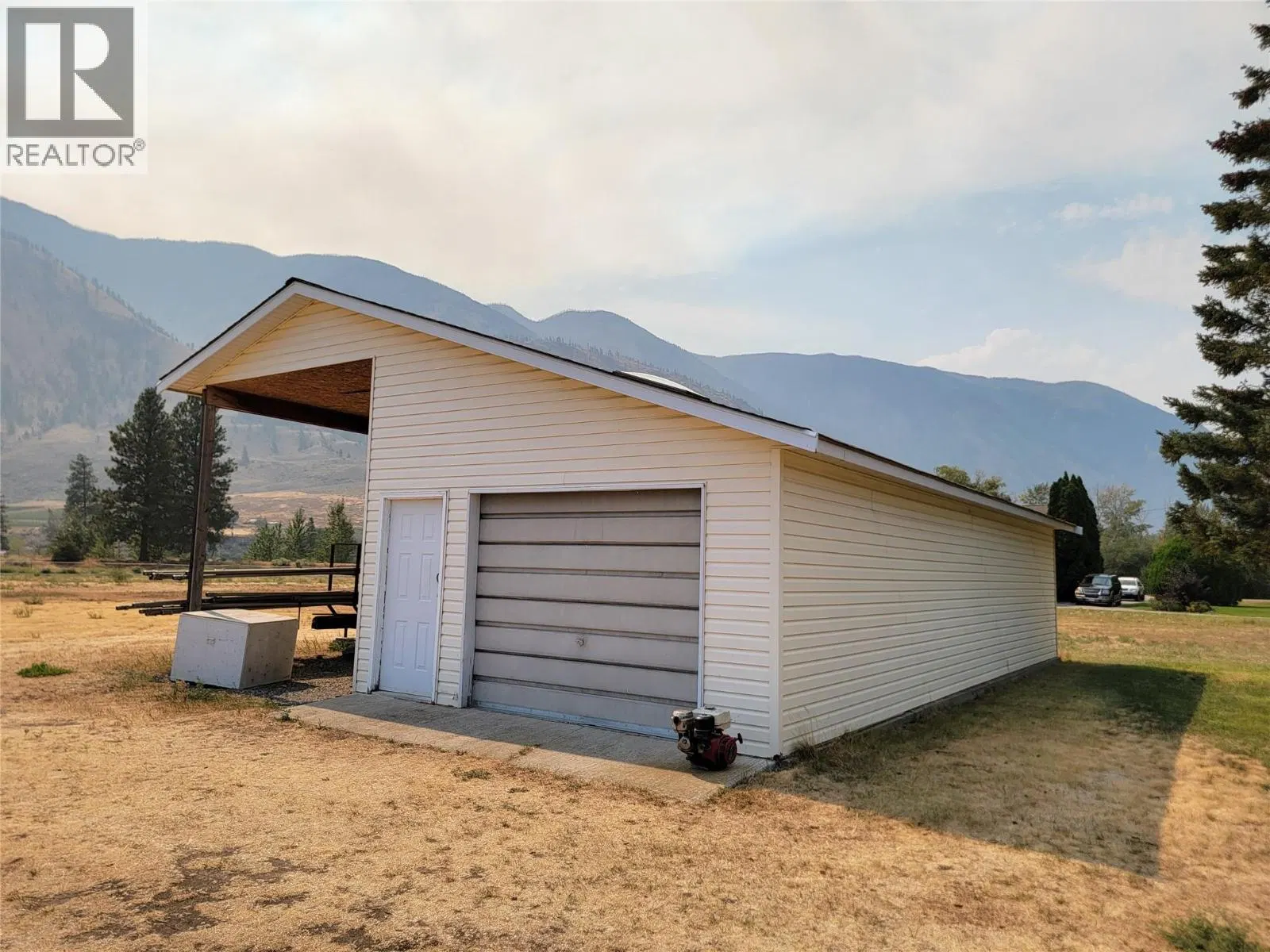 Photo 4 of 82 at 230 12th Avenue