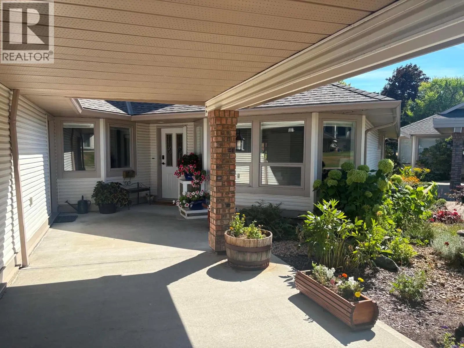 Photo 2 of 54 at #2 – 312 Arbutus Street