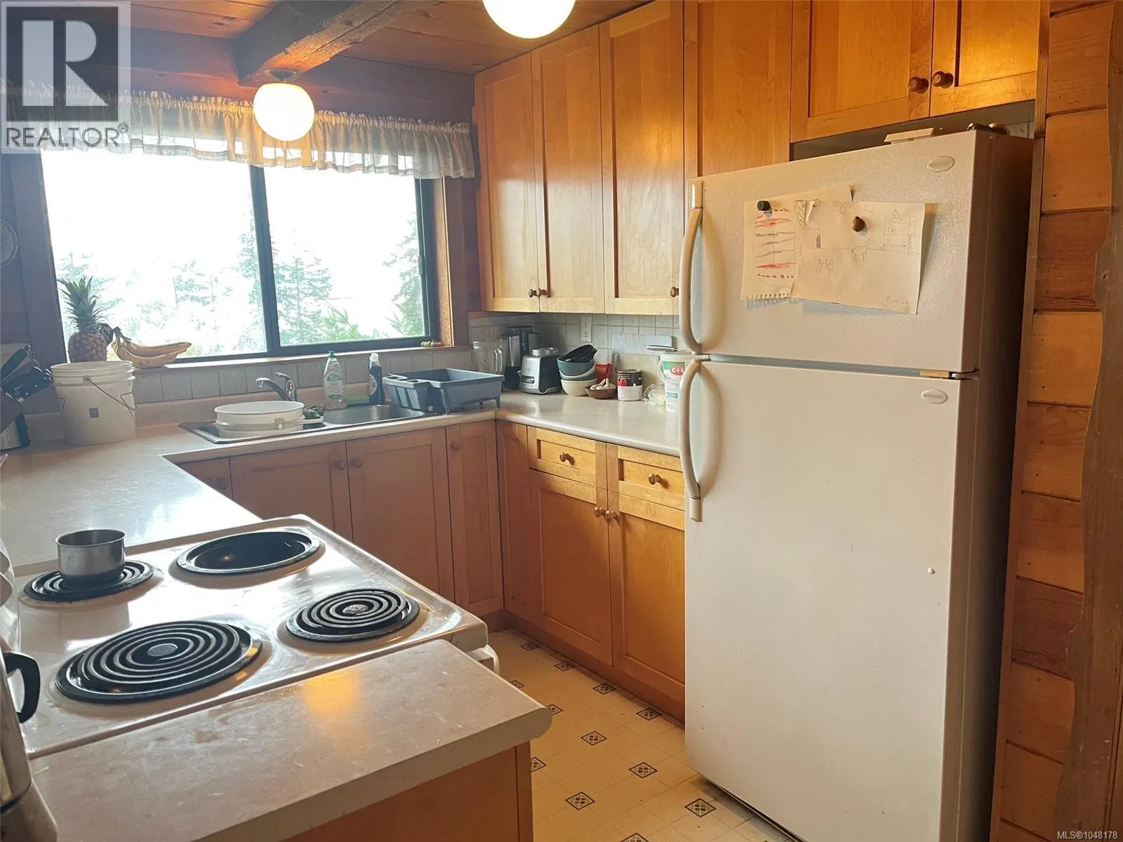 Photo 3 of 26 at 1926 Sea Lion Crescent