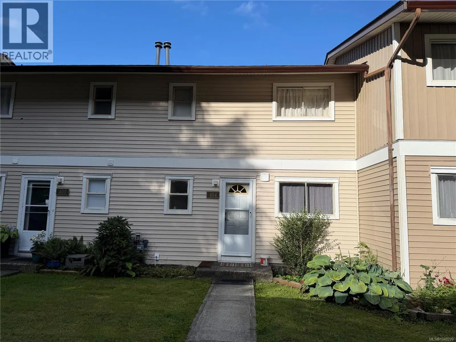 Photo 3 of 21 at 404 Haida Avenue