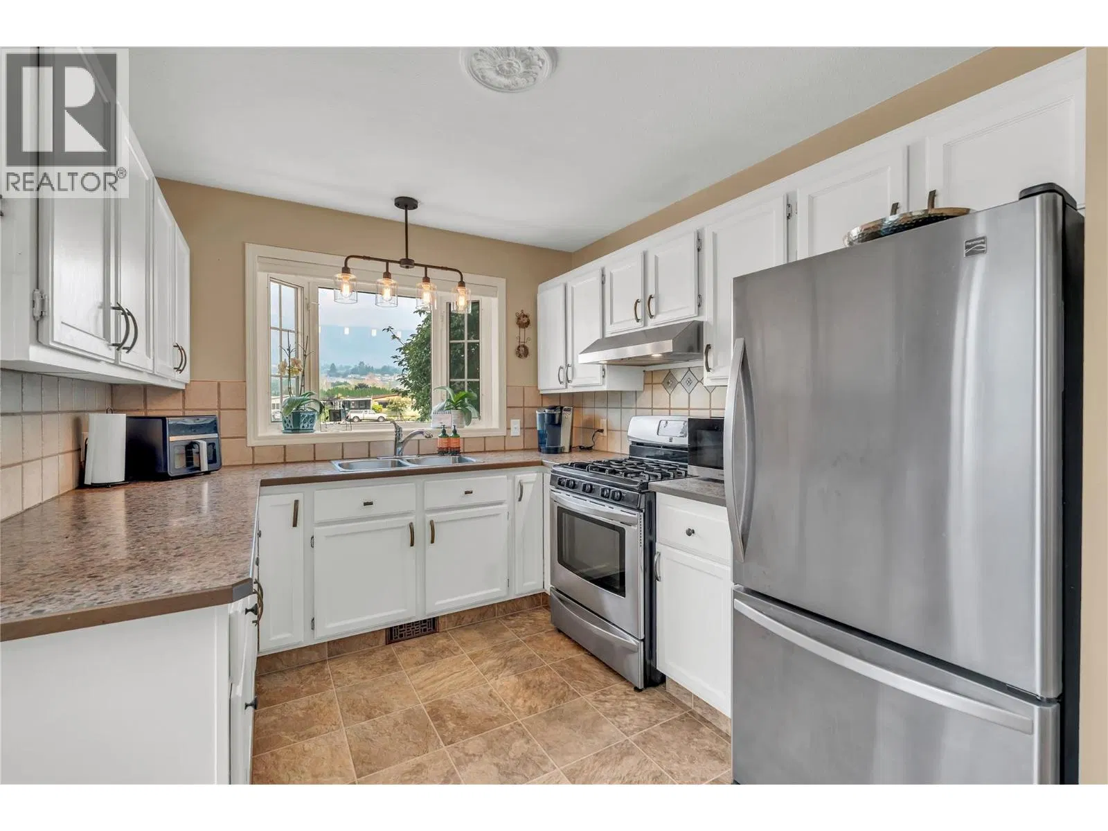 Photo 3 of 20 at #54 – 999 Burnaby Avenue