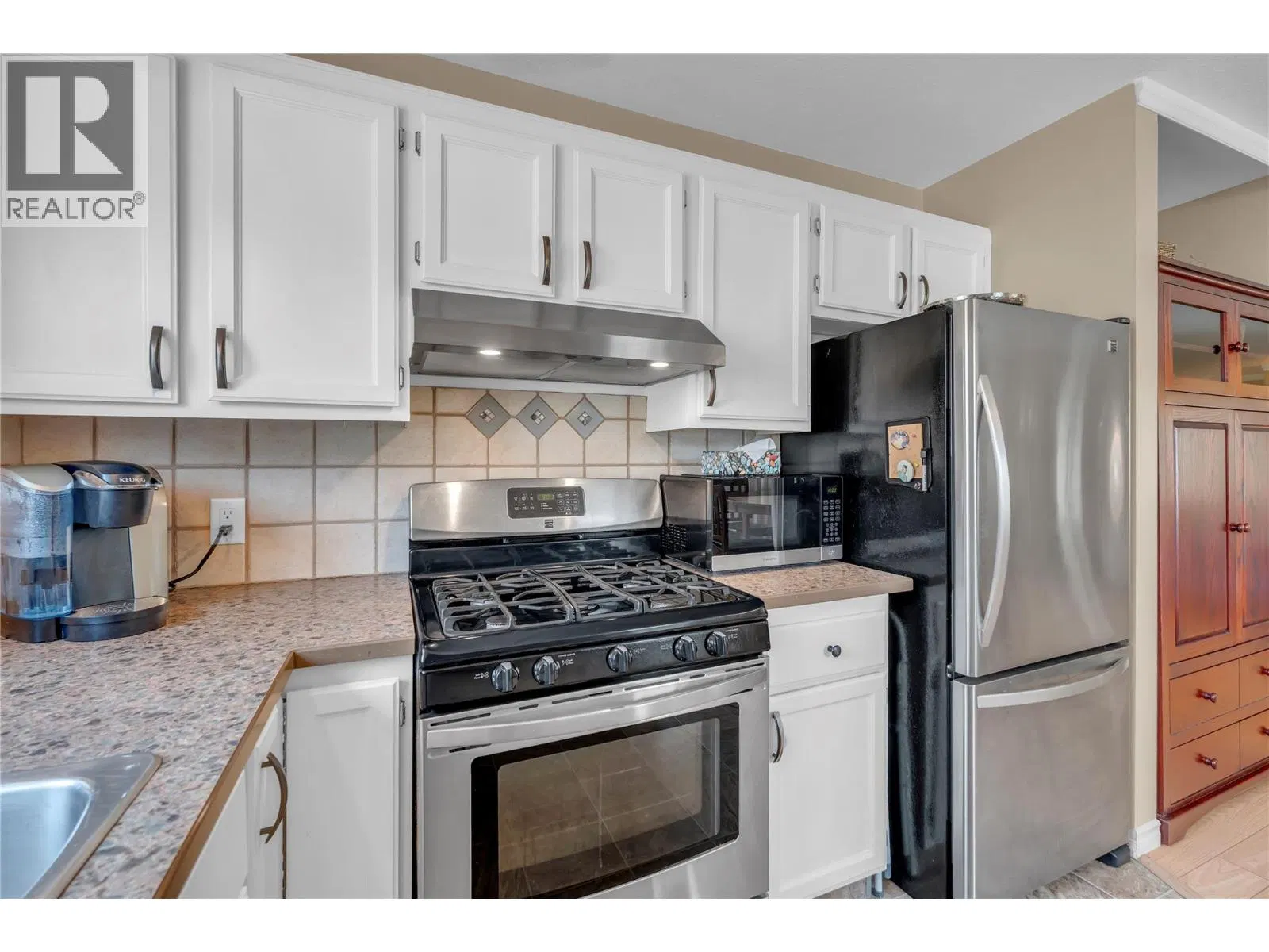 Photo 5 of 20 at #54 – 999 Burnaby Avenue