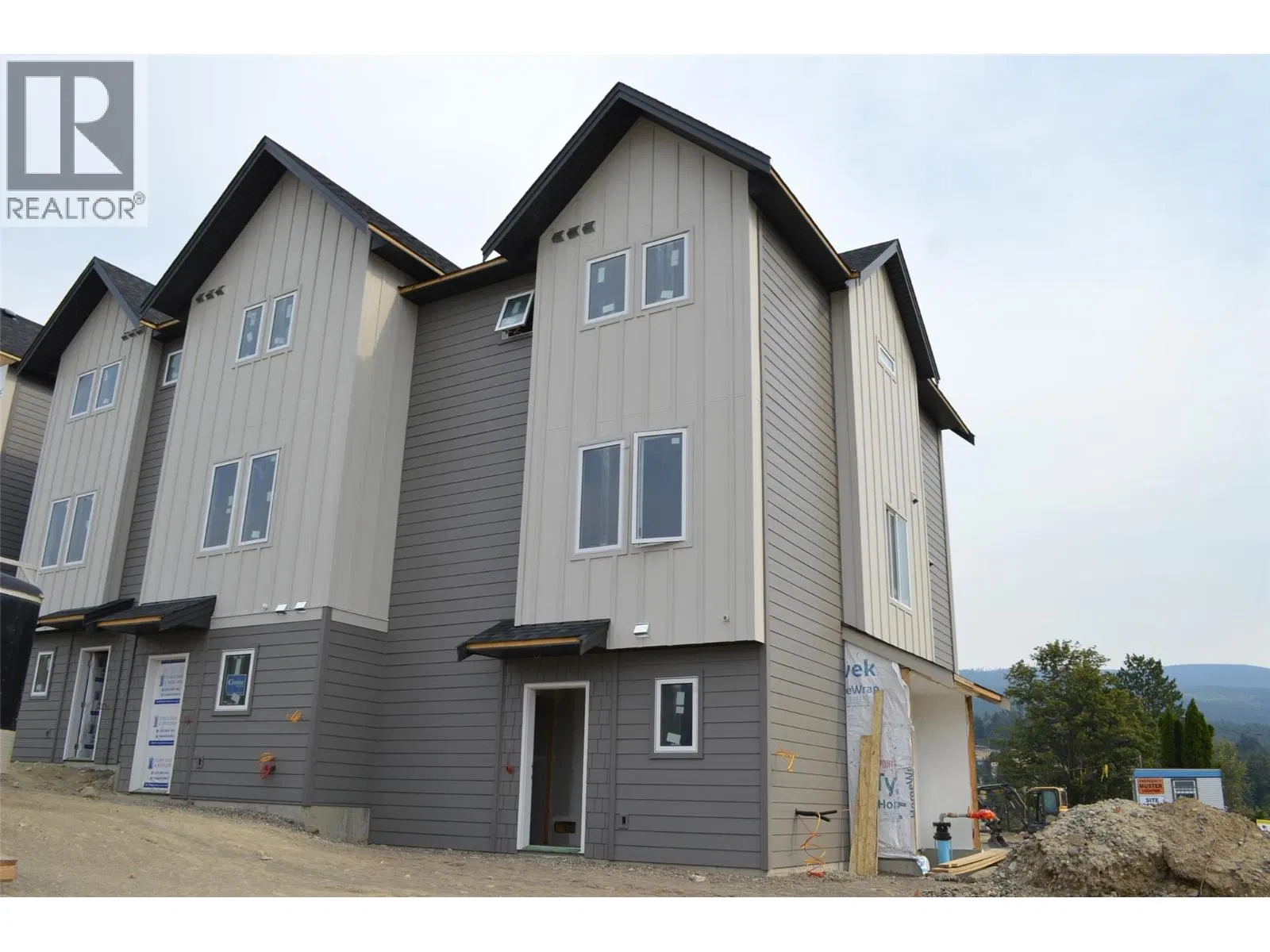 Photo 4 of 16 at #27 – 7110 Bates Road