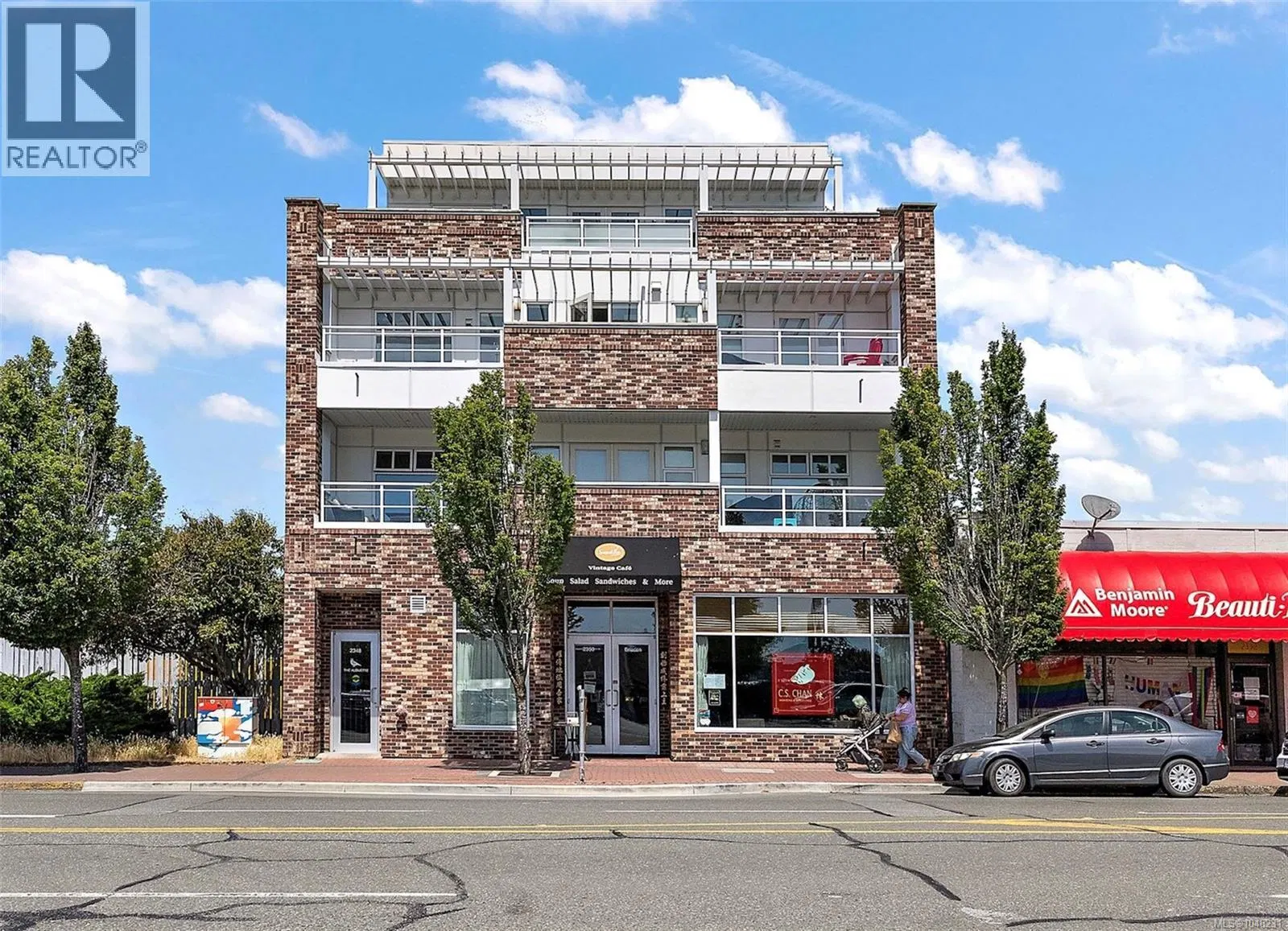 #203 – 2348 Beacon Avenue